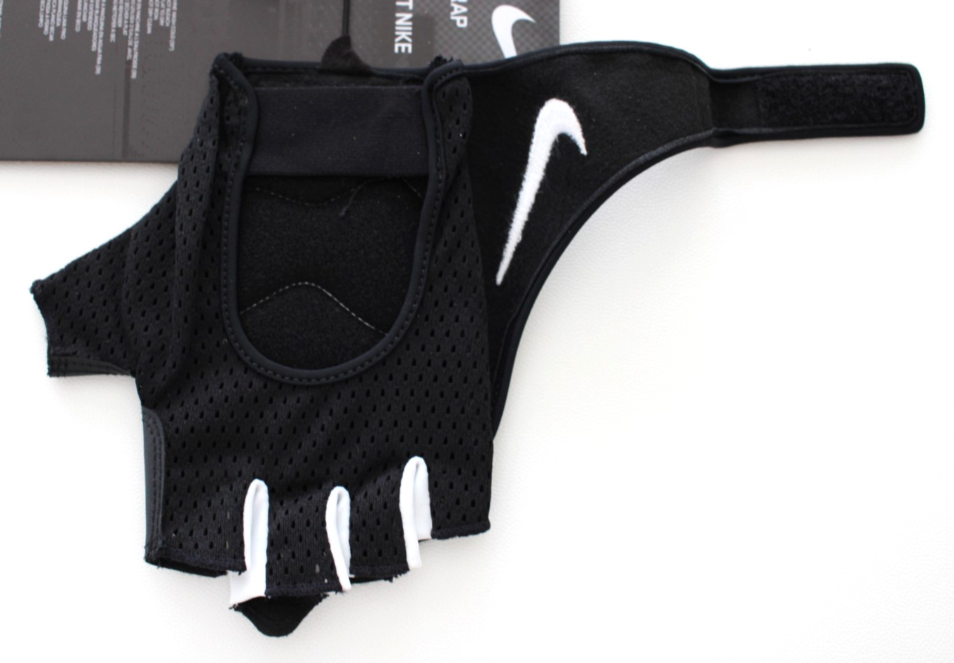 Nike Women's Perf Wrap Training Gloves Medium Black/White