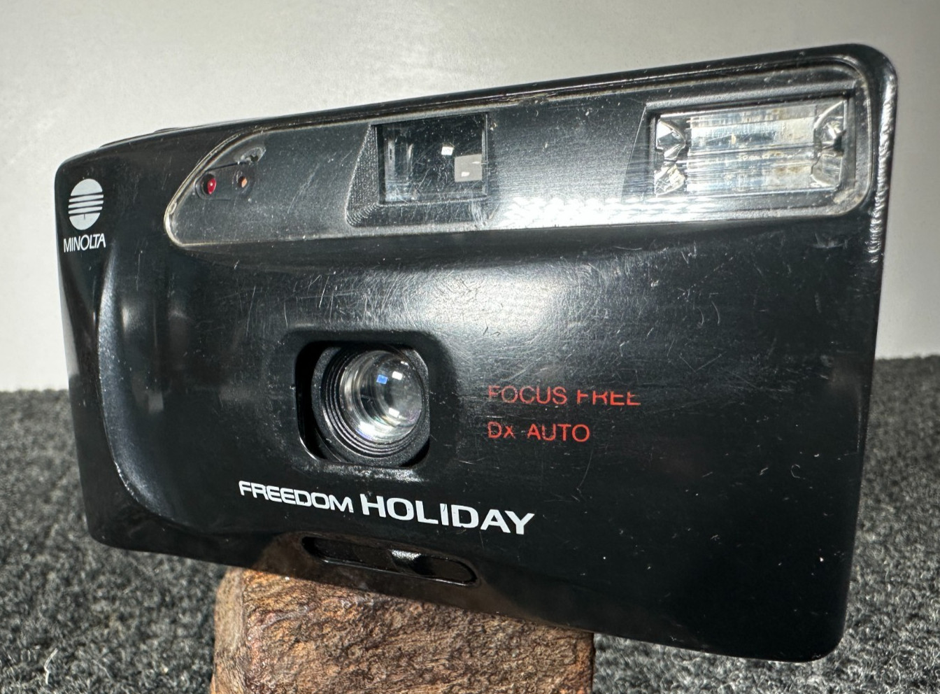 ☆ MINOLTA Freedom Holiday Focus Free DX Auto Film Camera ☆Working☆310