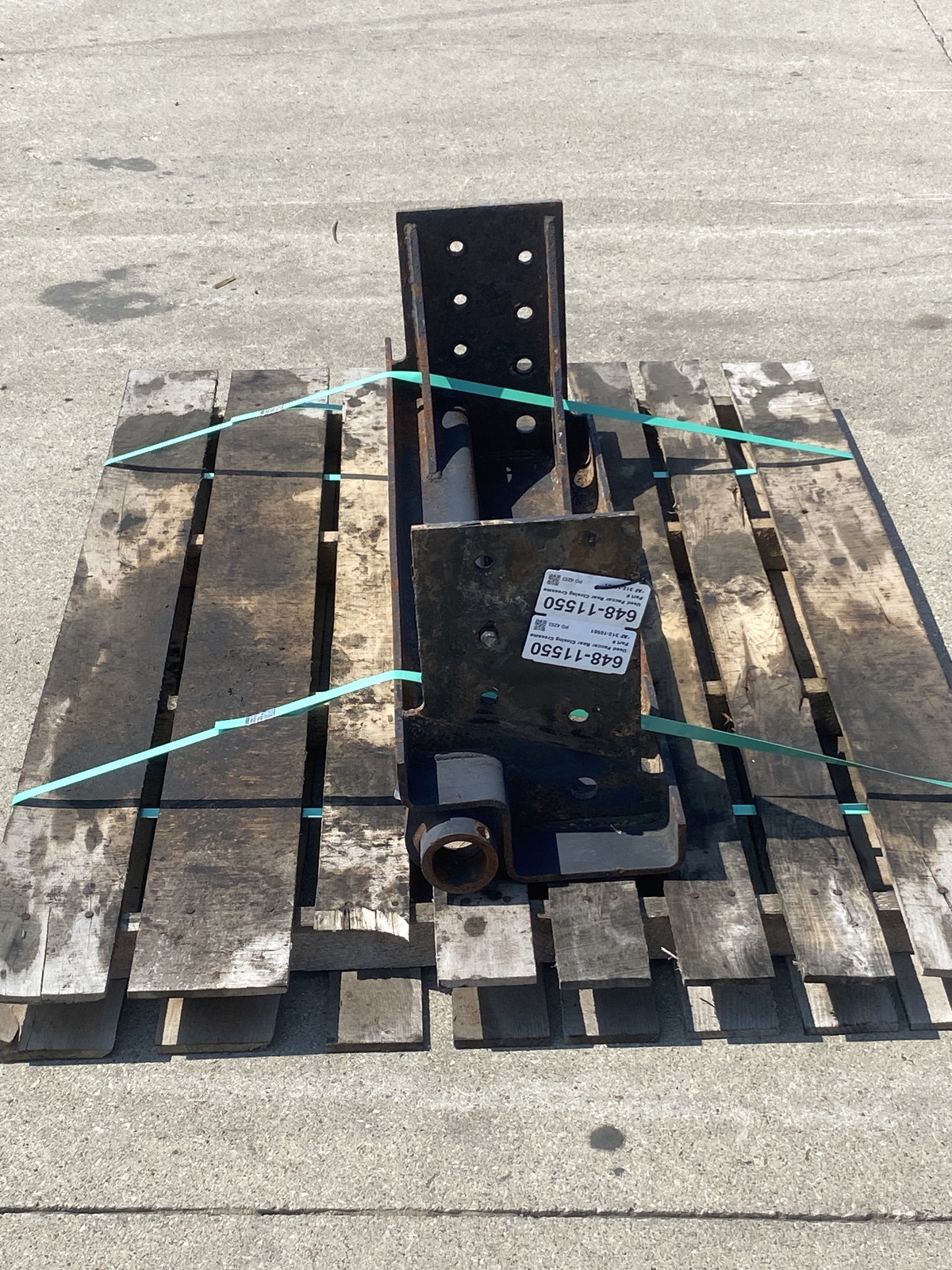Frame Crossmember for Paccar (648-11550)