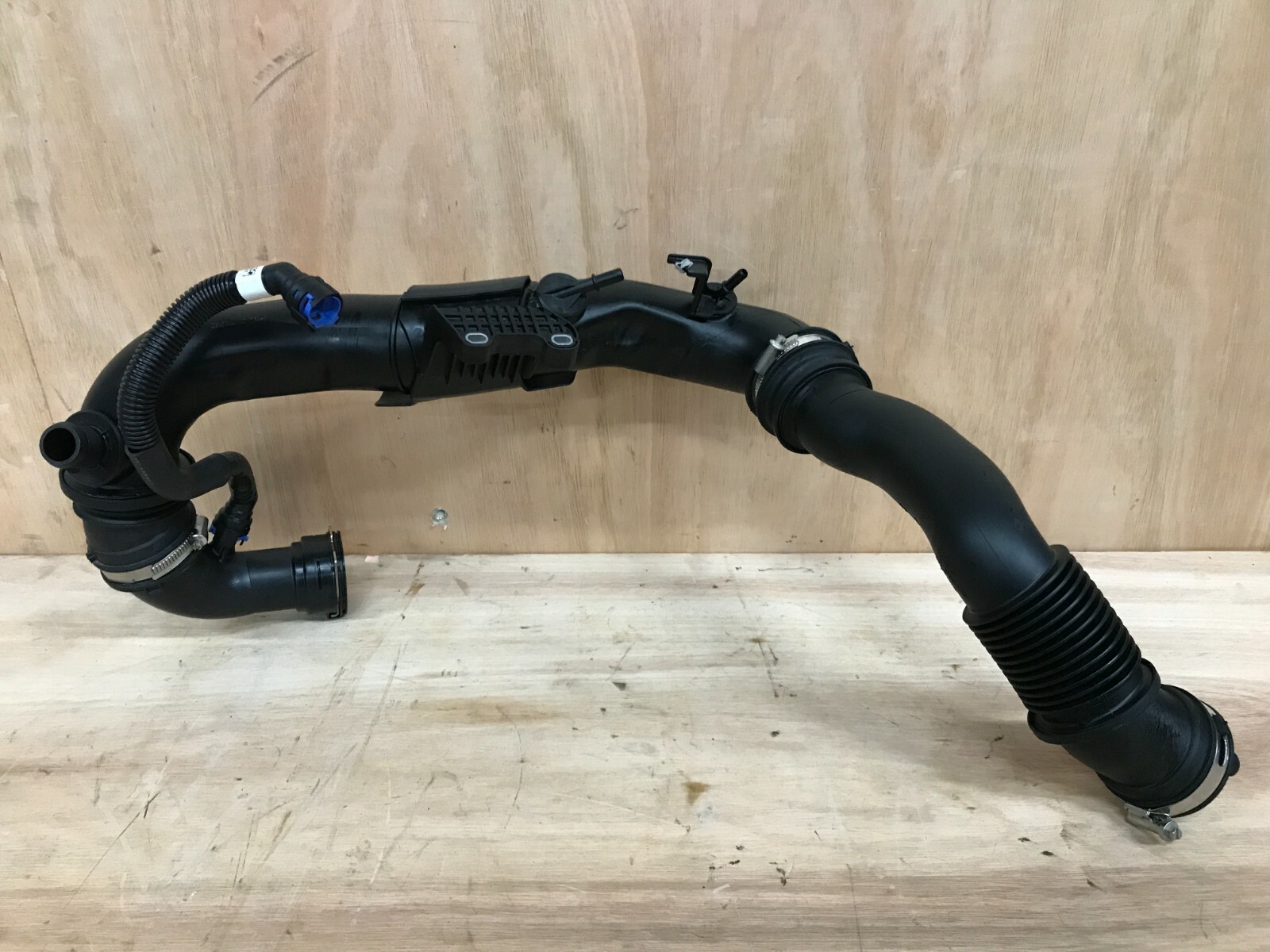 FIESTA 1.0 ECOBOOST AIR INTAKE PIPE HOSE  L1B1-9C623-AC  2019 2020 2021  FORD