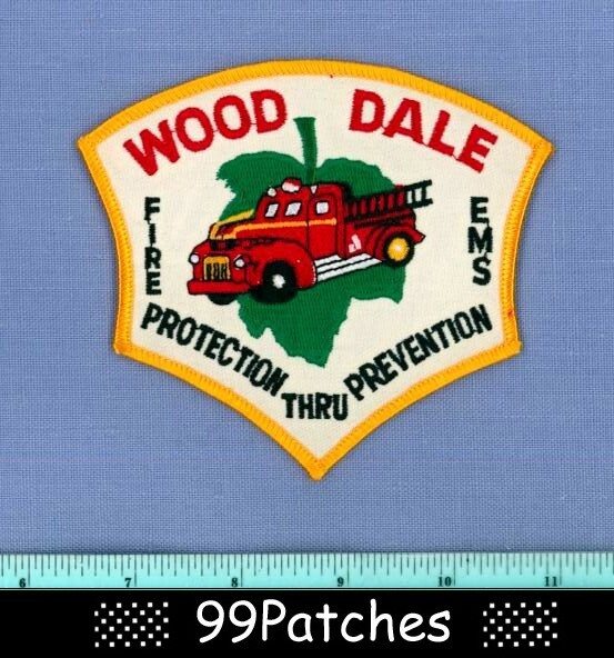 WOOD DALE ILLINOIS EMS Fire Rescue Shoulder Patch OLD LADDER TRUCK MAPLE LEAF 2B