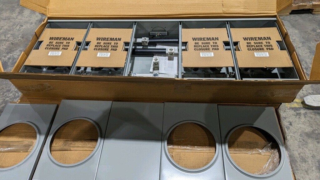 NEW MILBANK GE 100 AMP METER SOCKET STACK SOCKET 4 GANG