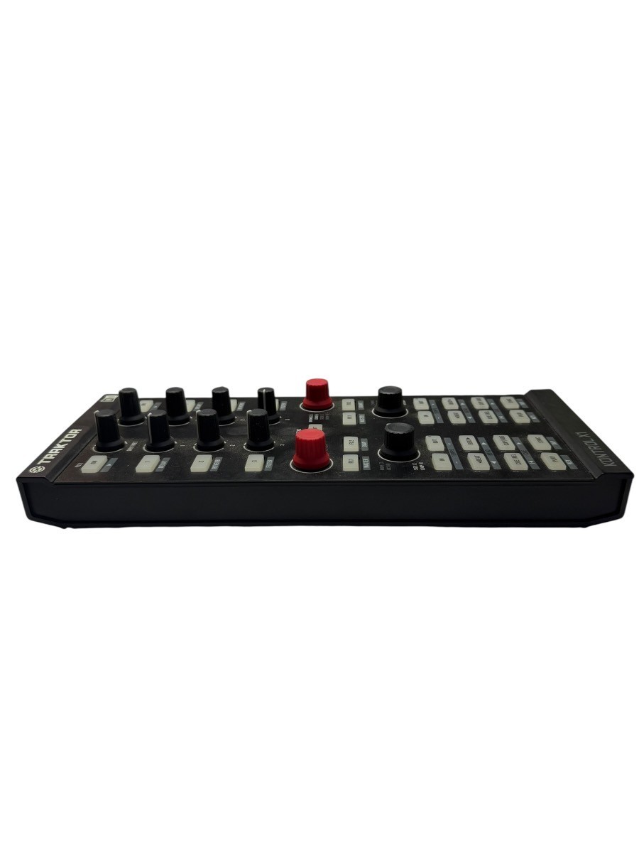 Native Instrument Traktor Kontrol X1 Protable DJ Controller