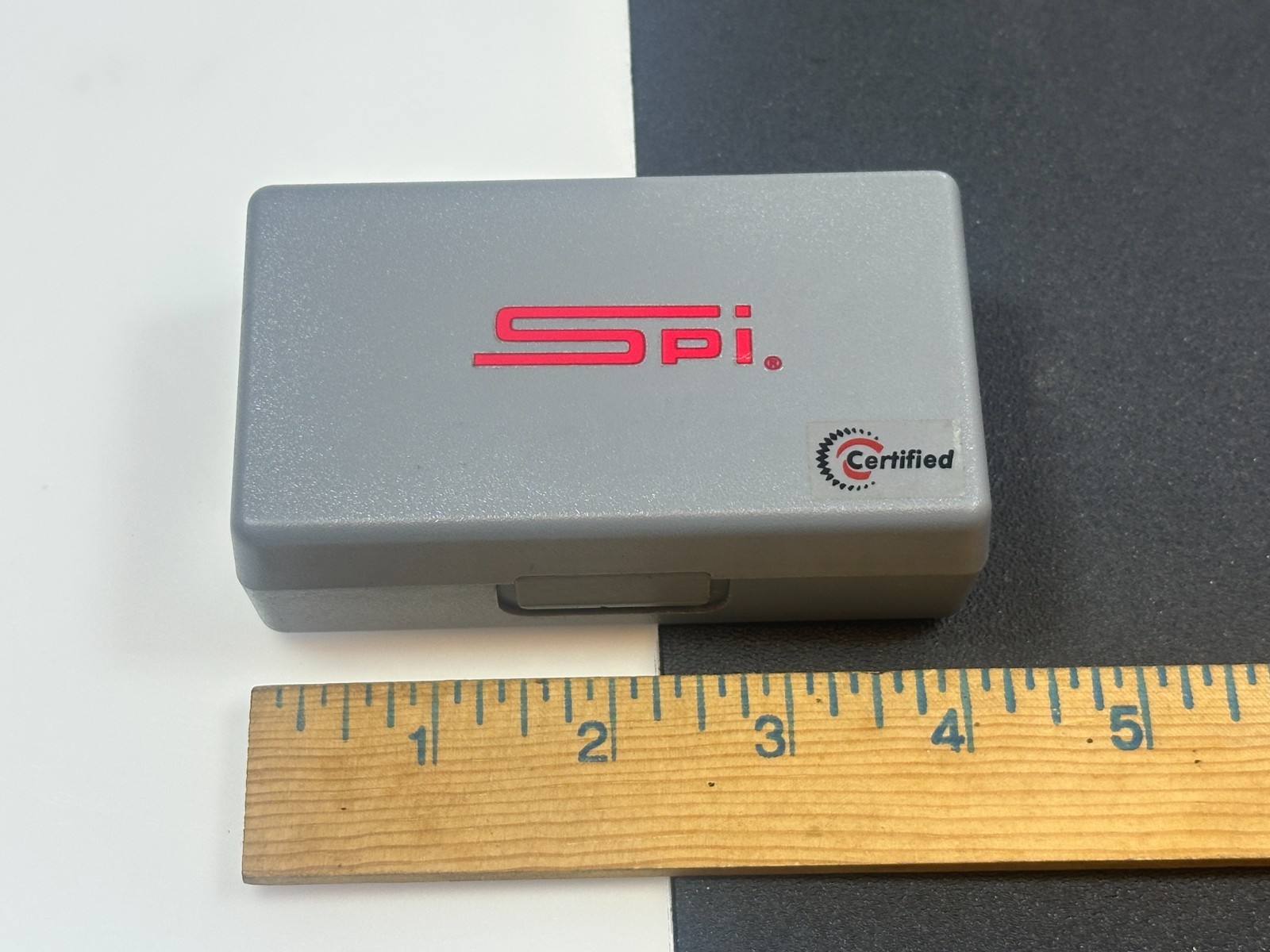 SPI Tools 21-379-3, 0.005 Dial Grad, Horizontal Dial Test Indicator, w/ Case