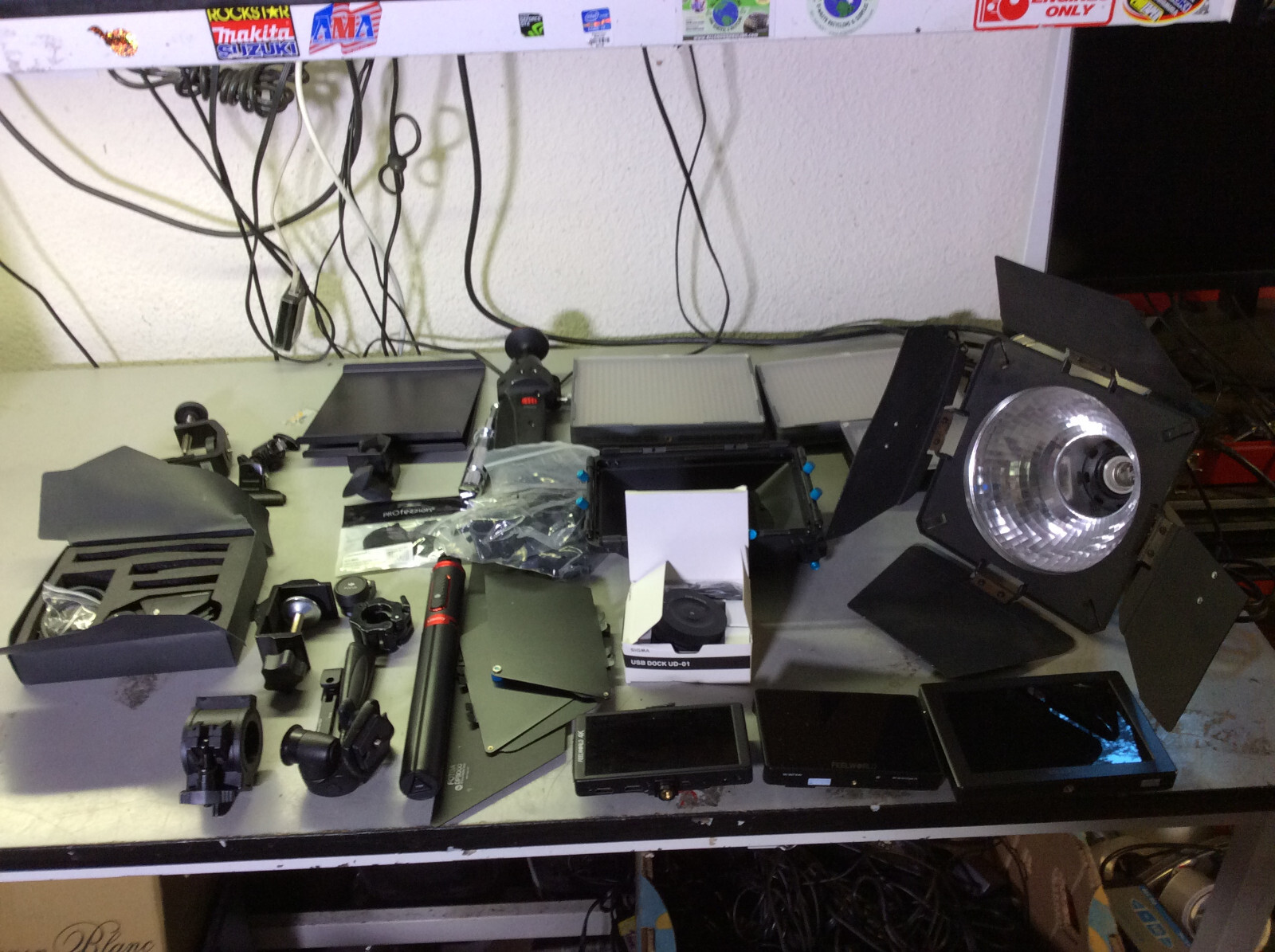 Big lot of Lightning and Foto Equipment Aputure DJI FeelWorld Fotga Genaray