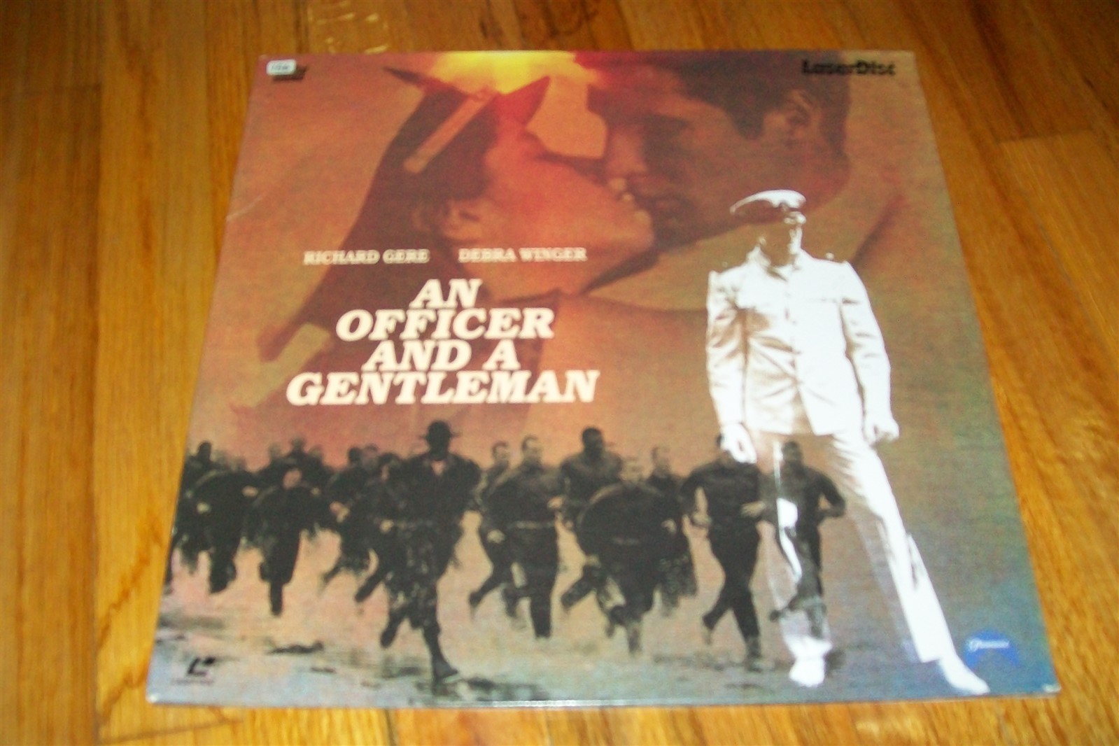 AN OFFICER AND A GENTLEMAN 2-Laserdisc LD SET VERY GOOD CONDITION VERY RARE!