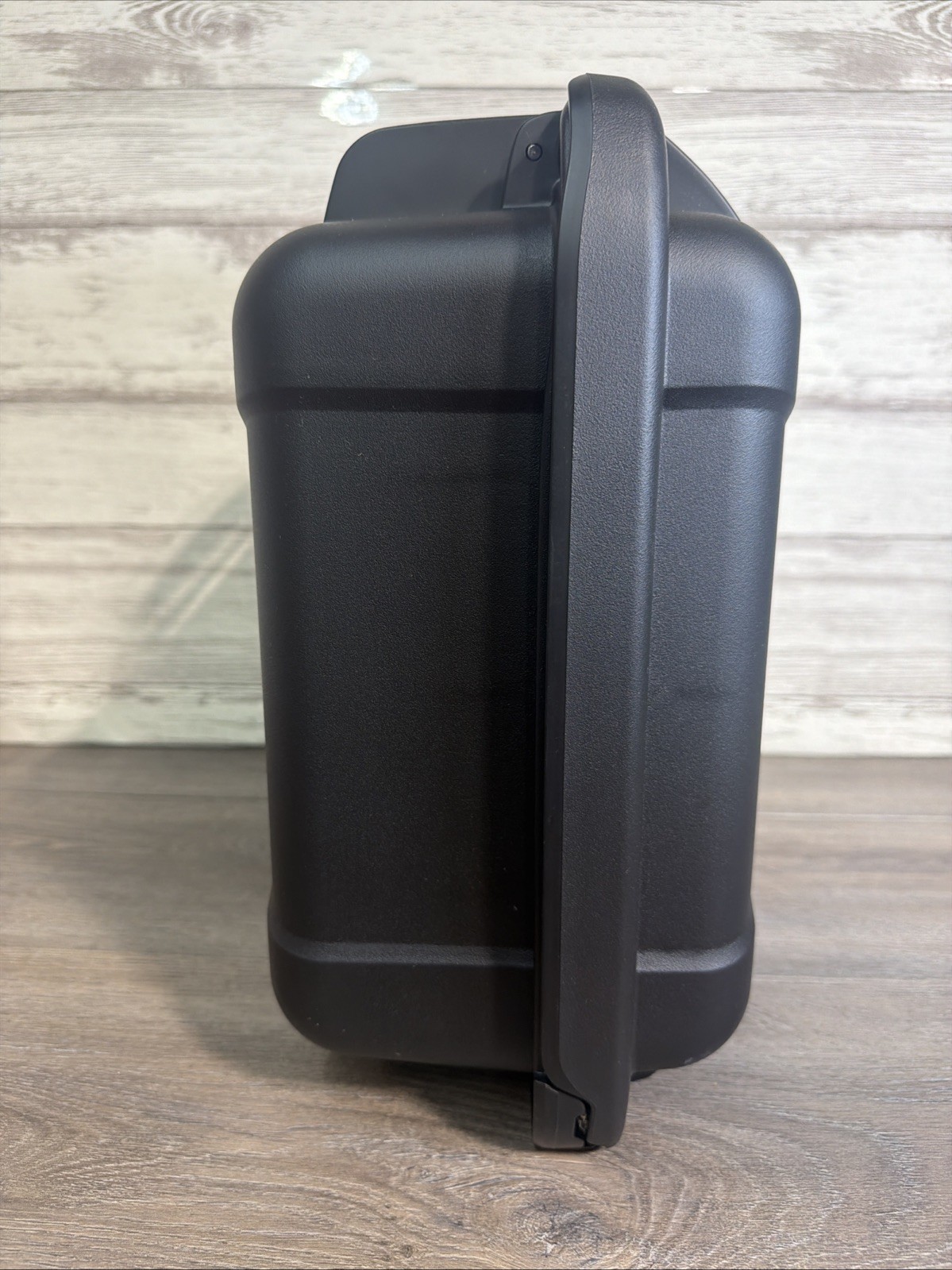 NANUK 920 HARD SHELL CASE (WITH PICK & PLUCK FOAM INSERT)
