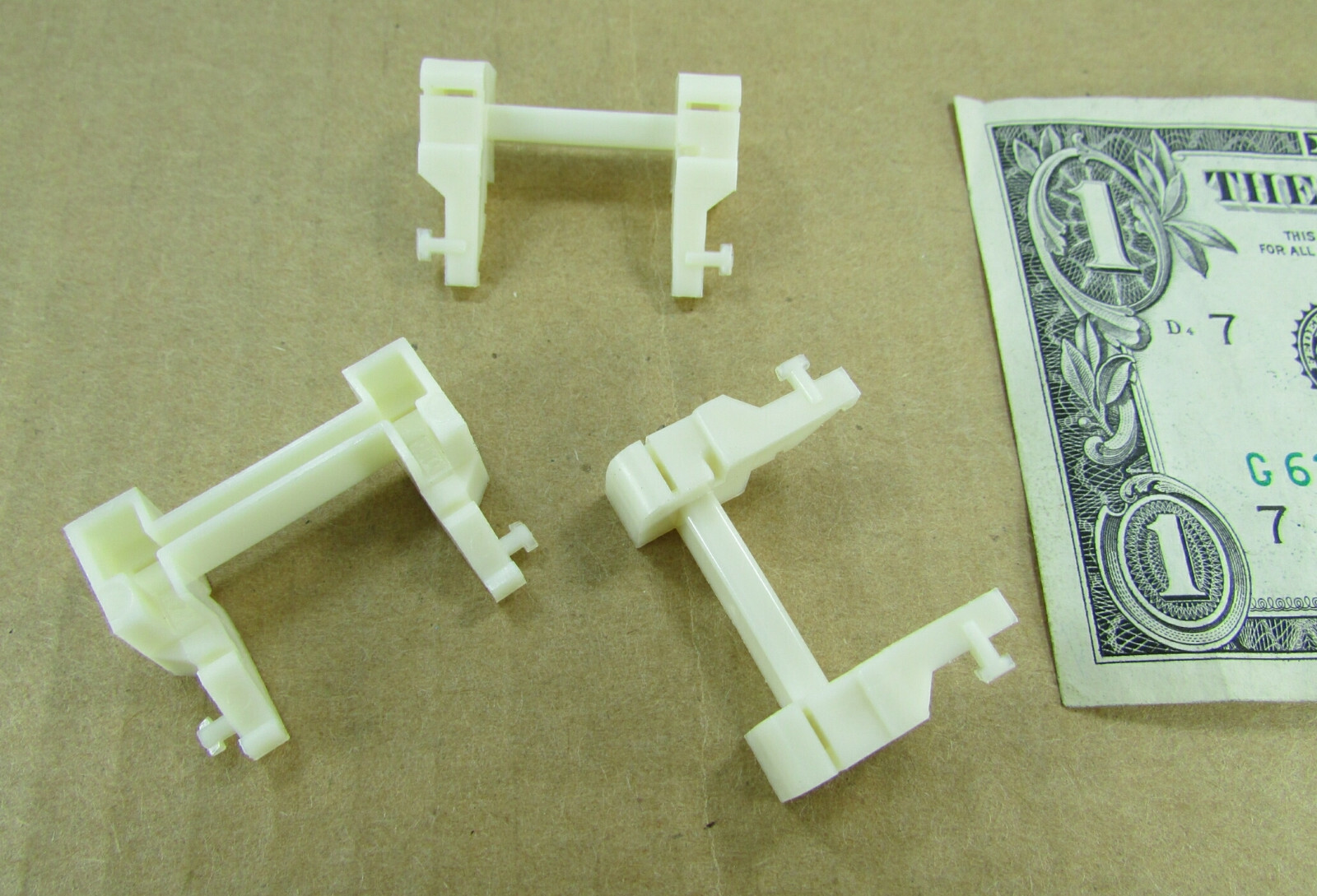 50 Tyco Msedlac Relpol SA Poland Plastic Relay Din Rail Clips Brackets 104216TJS