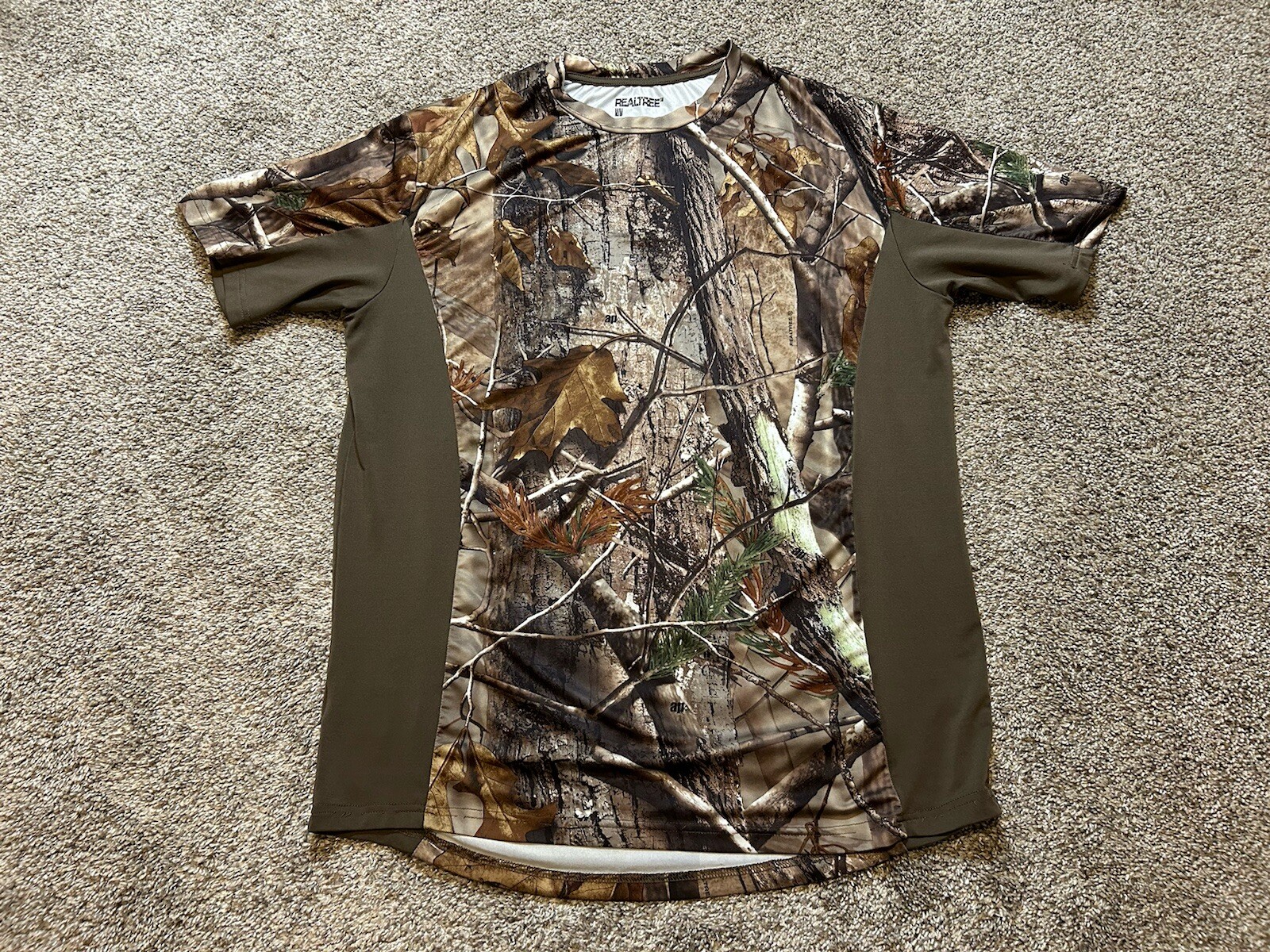 Realtree Shirt Mens Medium Camouflage Short Sleeve PT5000 *Hem Stitching Issues