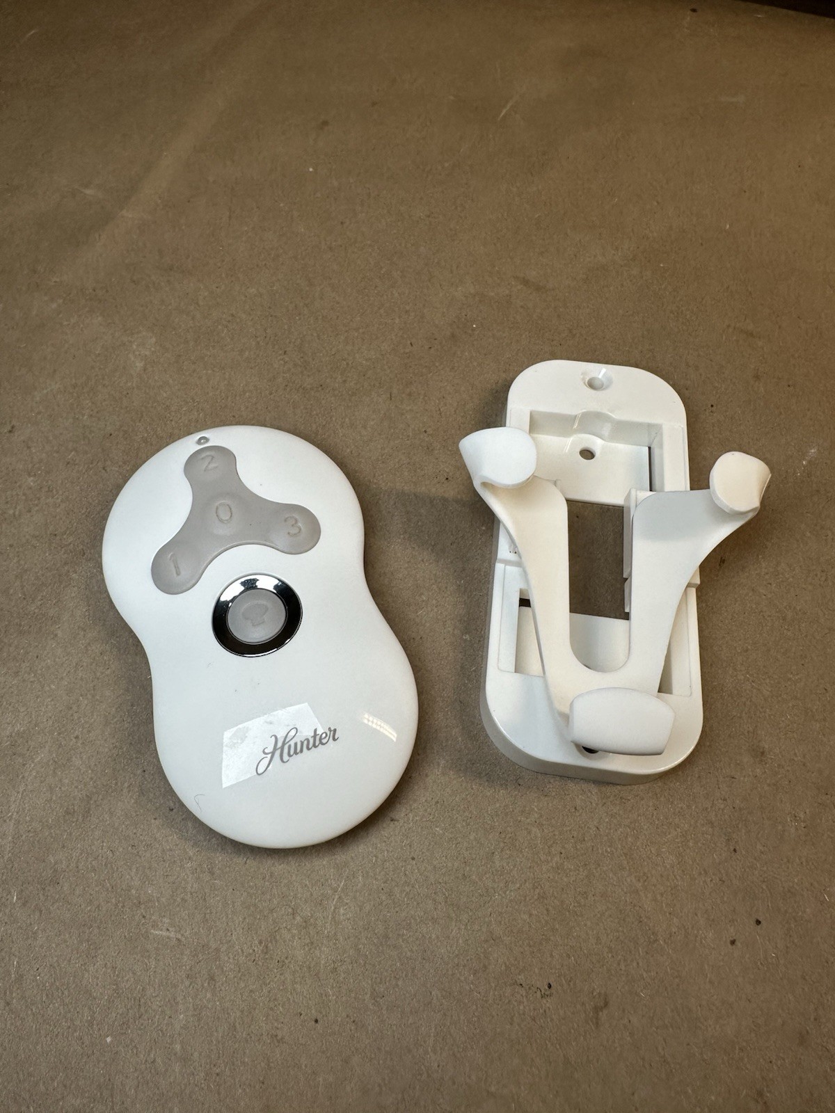 Hunter Indoor Ceiling Fan Remote Control White Model 99122 K0474-01 with holder