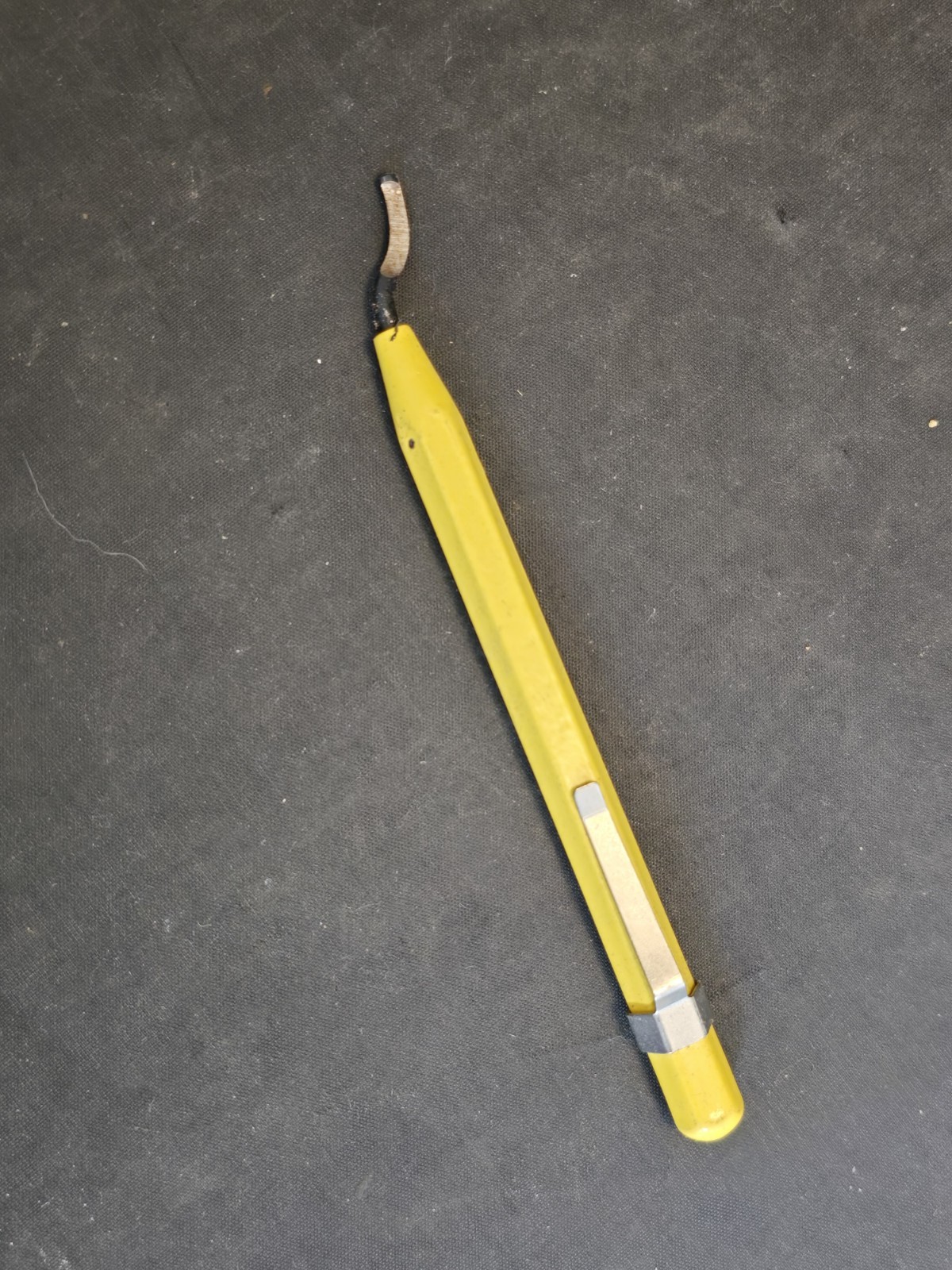Golf Club Shaft Deburring Pen- Removes Internal Burrs & Versatile Use