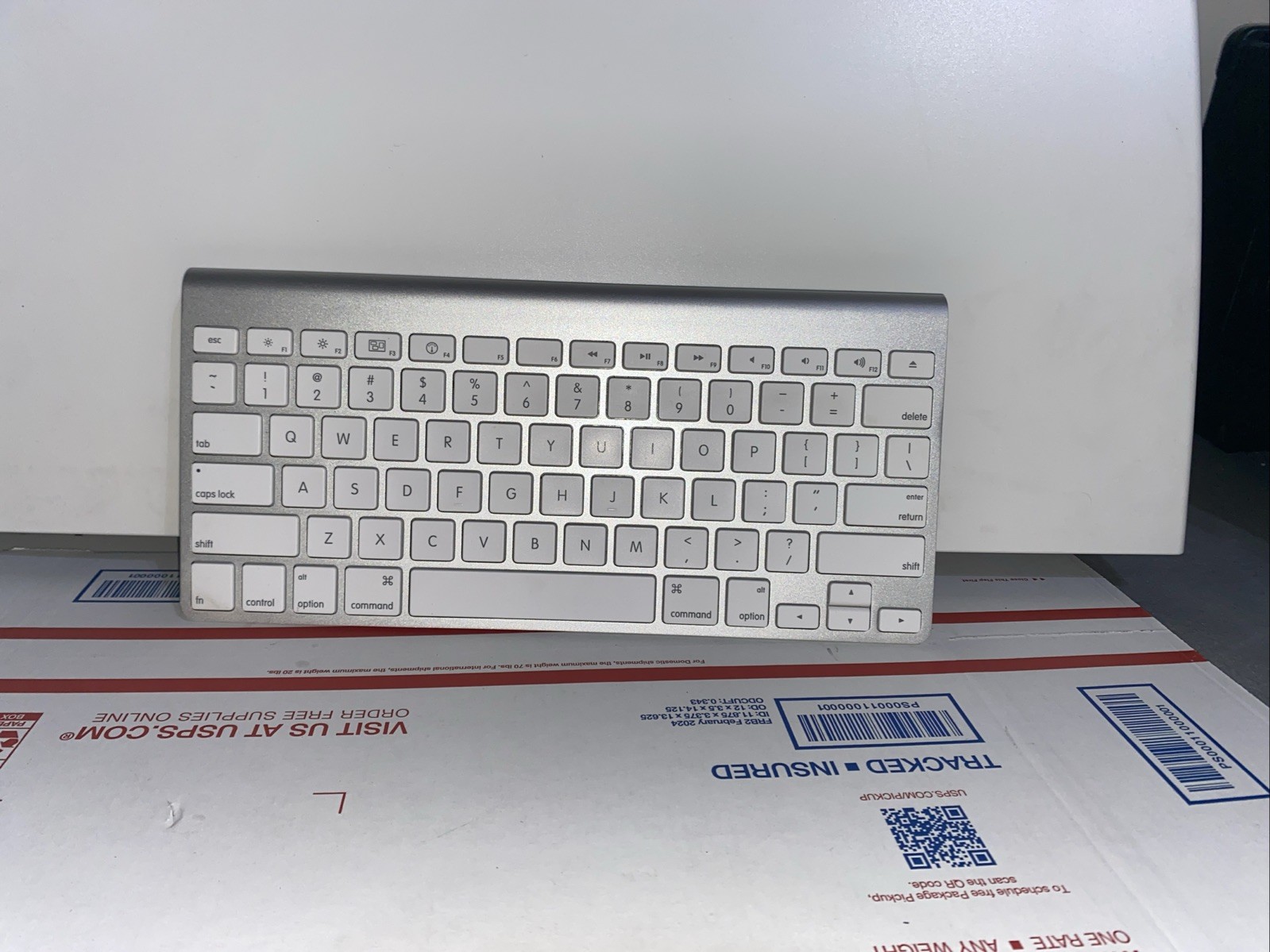 GENUINE Apple Wireless Bluetooth Keyboard A1314 Mac Aluminium Free Shipping