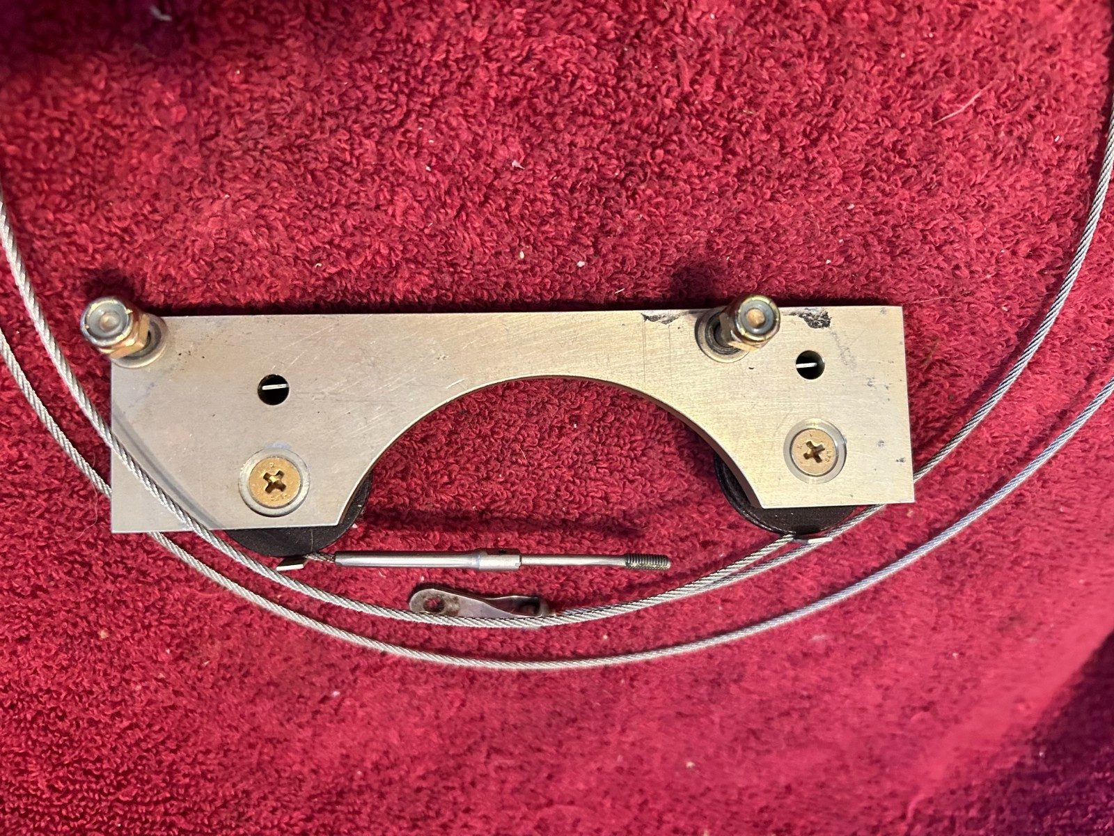 BENDIX/KING AUTOPILOT PULLEY CONTROL BRACKET P/N 200-02428-0000