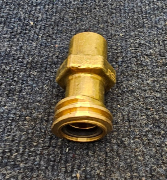 MEC ME220M: Forklift 1-1/4" Male Acme x 3/8" FPT Connector