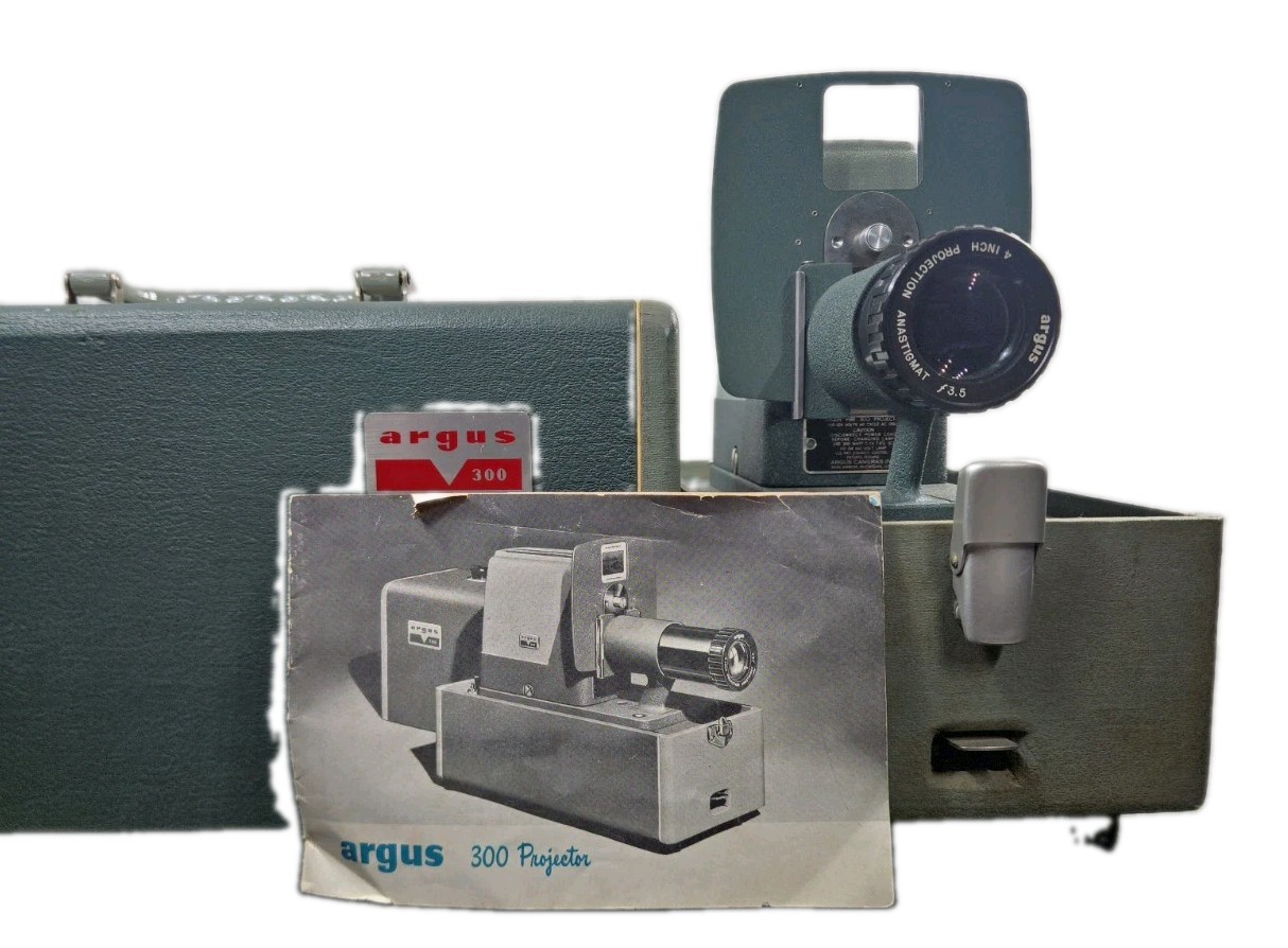Vintage Argus 300 Automatic 35mm Slide Projector Tested Working w/ Case