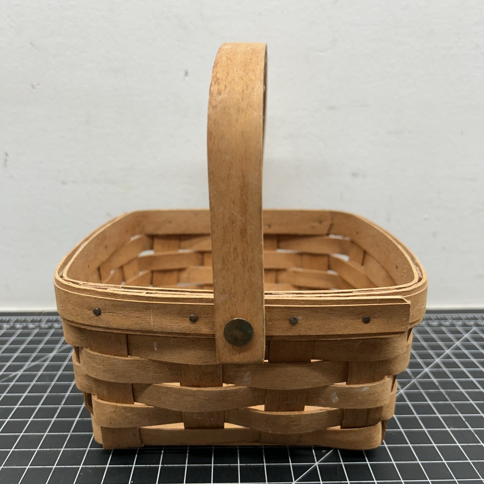 1999 Longaberger Berry Basket with Swing Handle; 7" Square