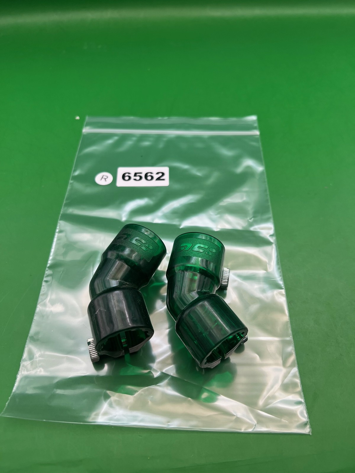 32 Degrees Classic Feedneck Elbow Green Lot of 2