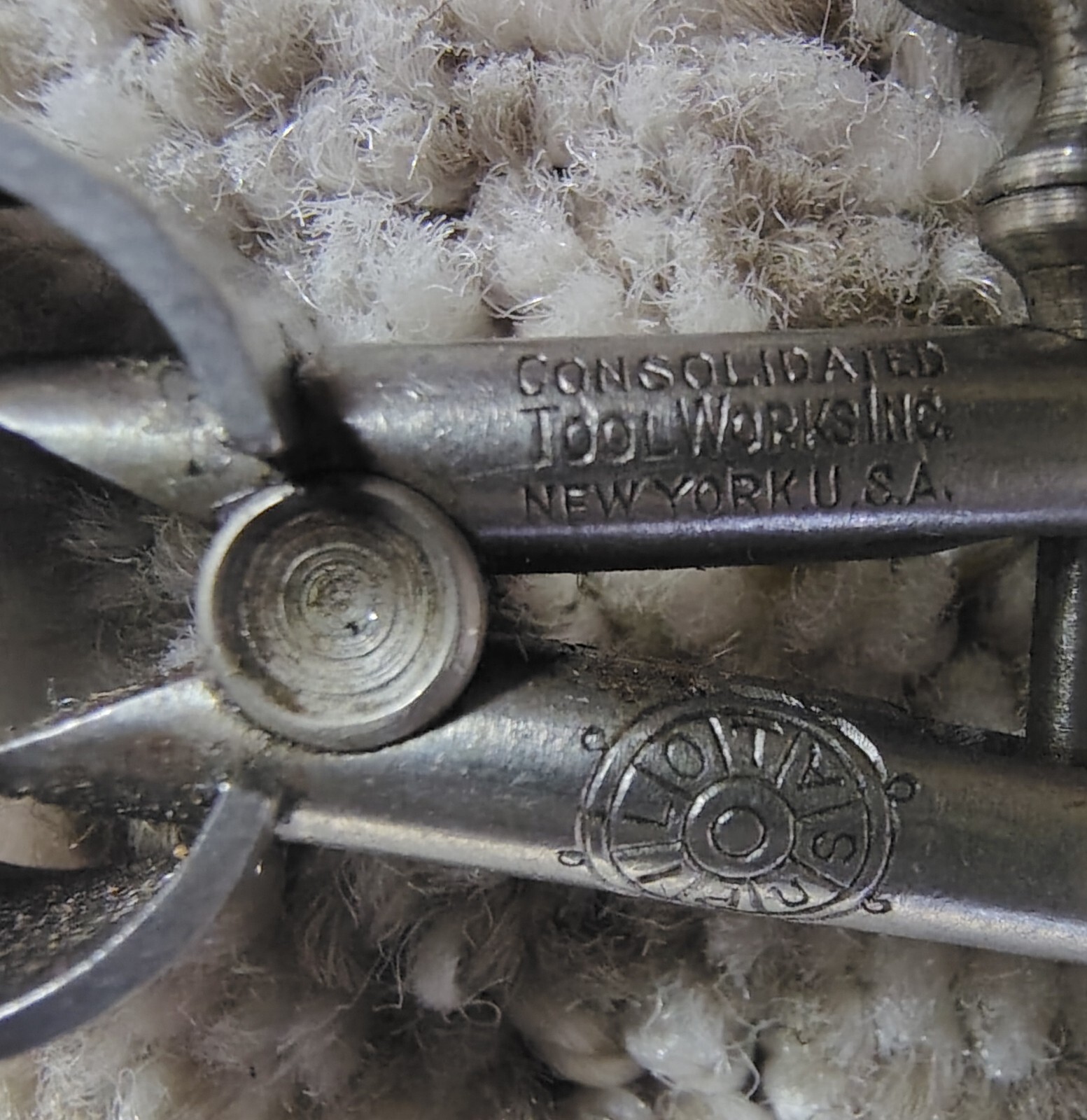 🗽MINI CONSOLIDATED TOOL WORKS 2-1/2" ID CALIPER