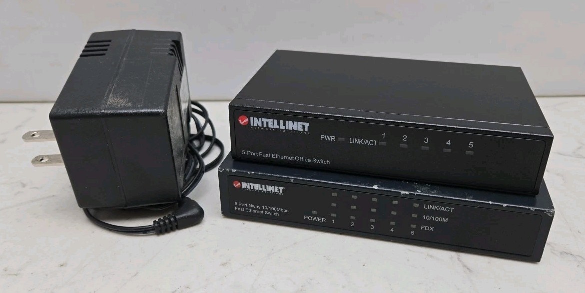 2 Pk Intellinet 523301 Rev.1 Black Wired LAN 5-Port Fast Ethernet Office Switch