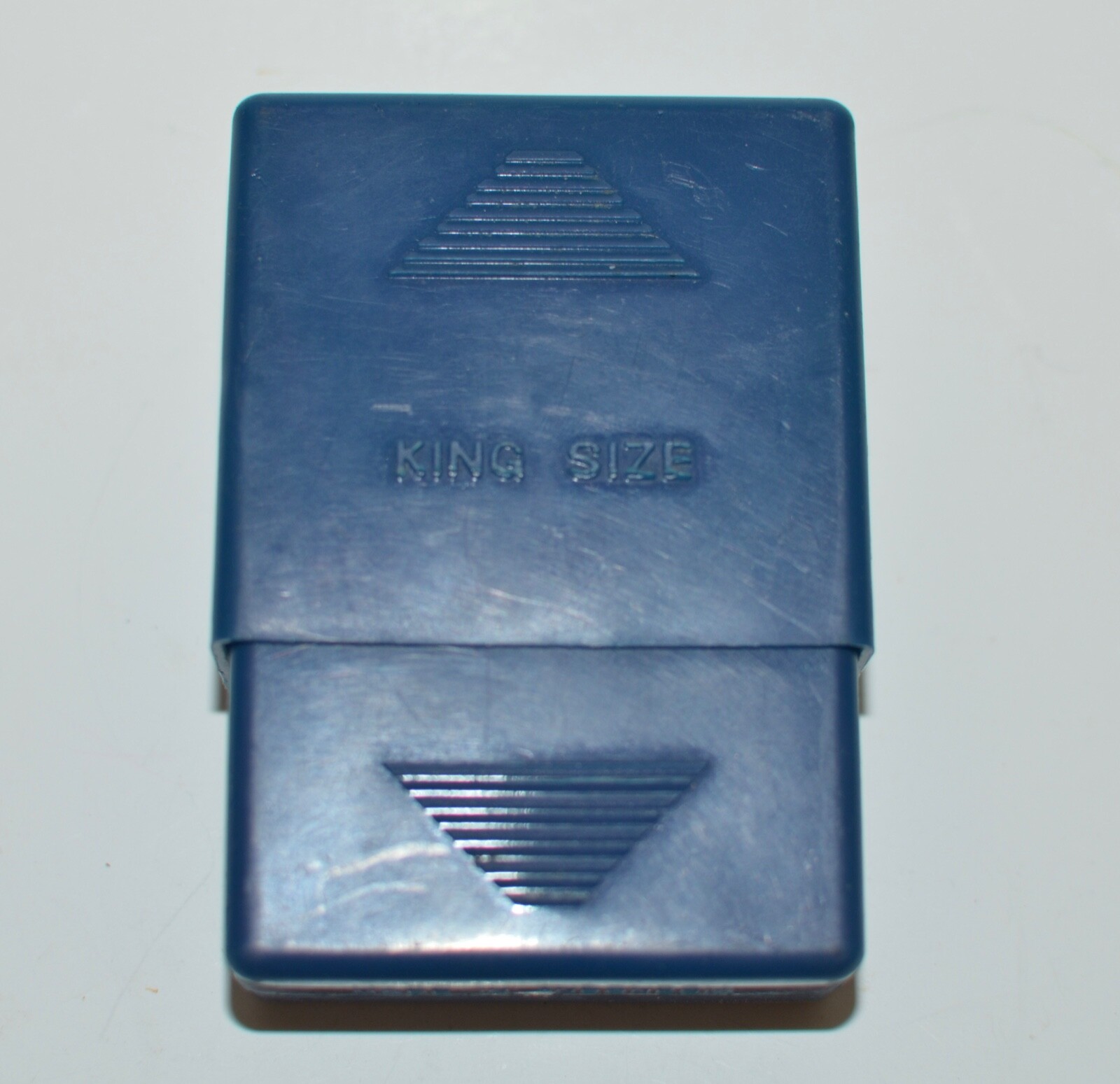 BLUE PLASTIC ZIG ZAG CIGARETTE BOX MADE IN INDONESIA