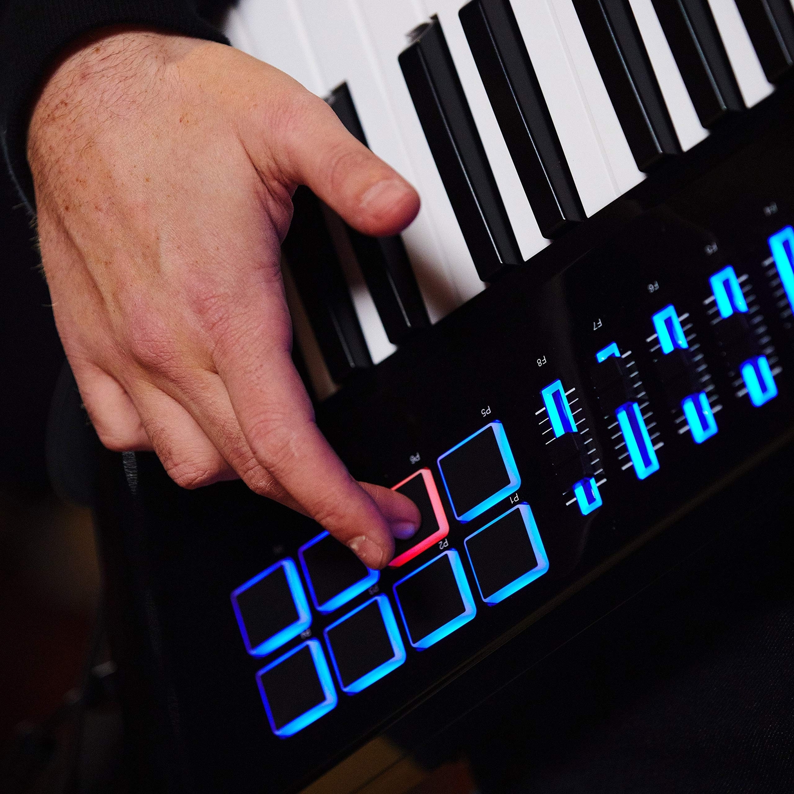Alesis Vortex Wireless 2 - High-Performance USB MIDI Wireless Keytar Controll...
