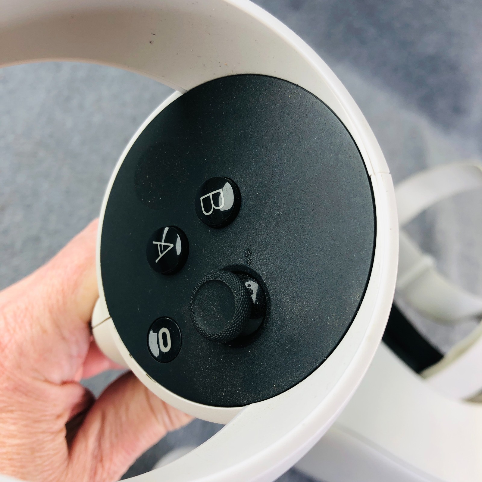 OCULUS QUEST 2 *NO CHARGER* with Controllers ~ Tested Working Condition