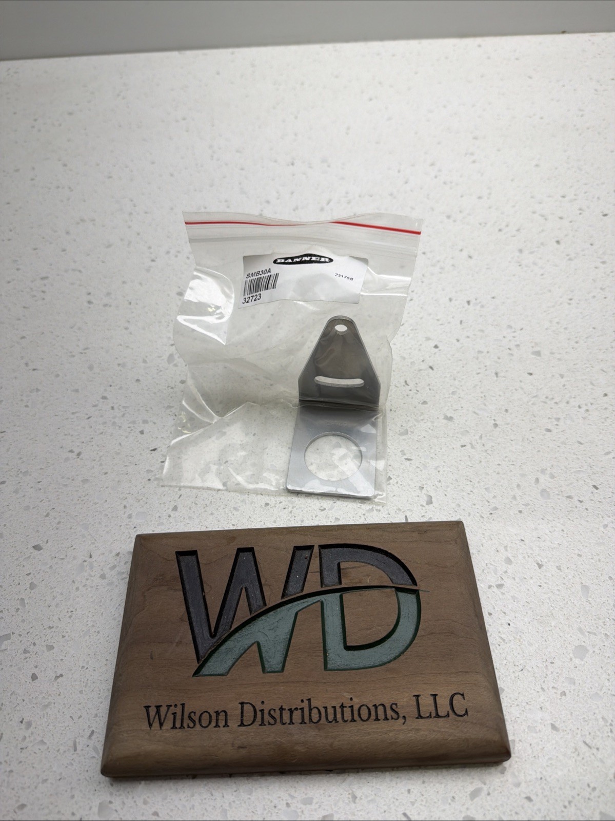 NEW Banner Engineering SMB30A Right Angle Sensor Mounting Bracket