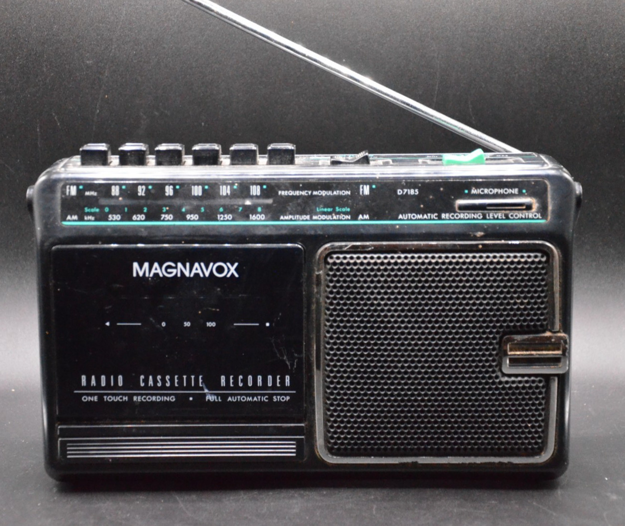 Magnavox Radio Cassette Recorder D7185 AM / FM Radio Tested Working