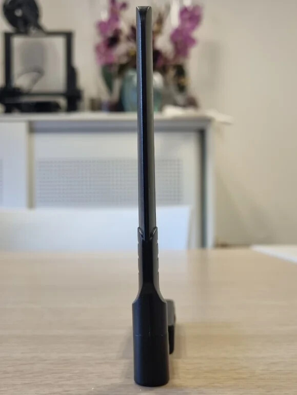 Drone and Pilot Detection Device –Handheld Remote ID Receiver for iOS & Android