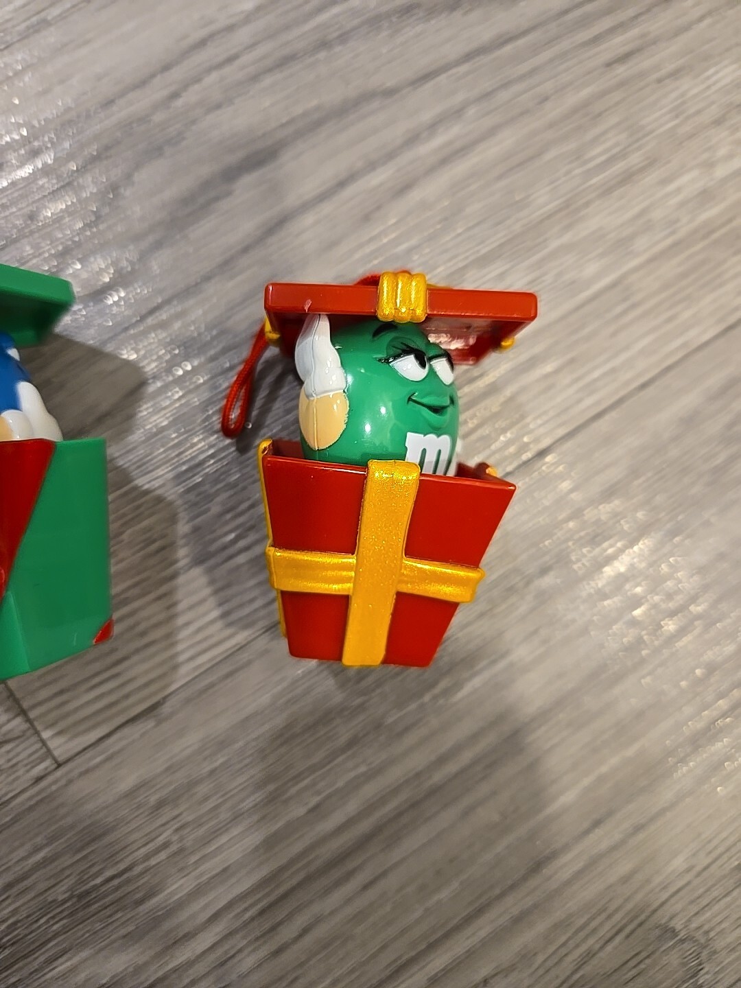 (2) WORKING M & M 's Red Green Pop Up Gift Box Present Christmas Tree Ornament