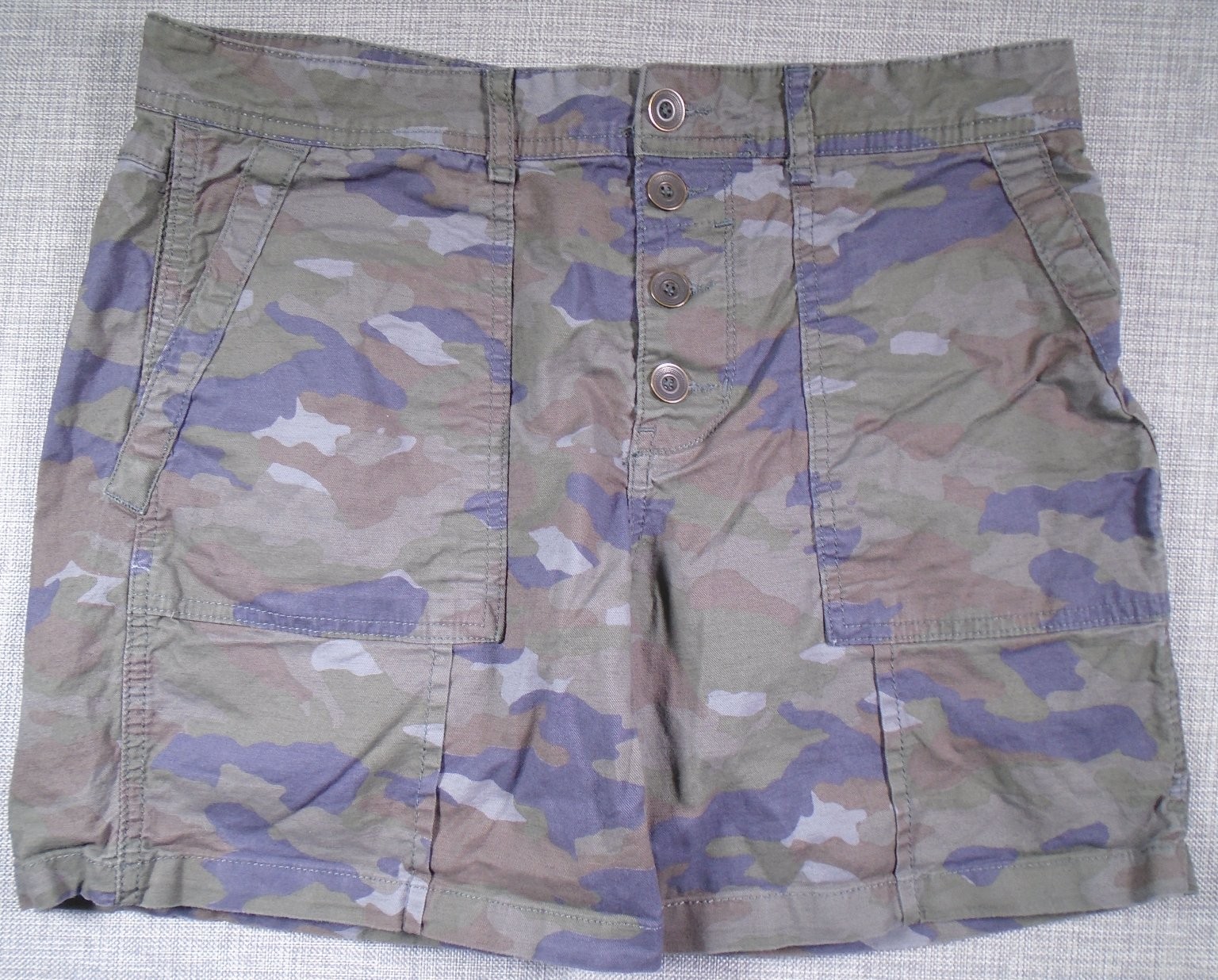 Anthropologie Women's Camo Shorts The Wanderer Size 33" Waist Camoflauge