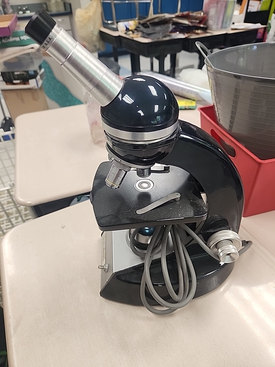 Vintage GRAF APSCO MICROSCOPE 900 Series Powers Up But Untested Beyond That