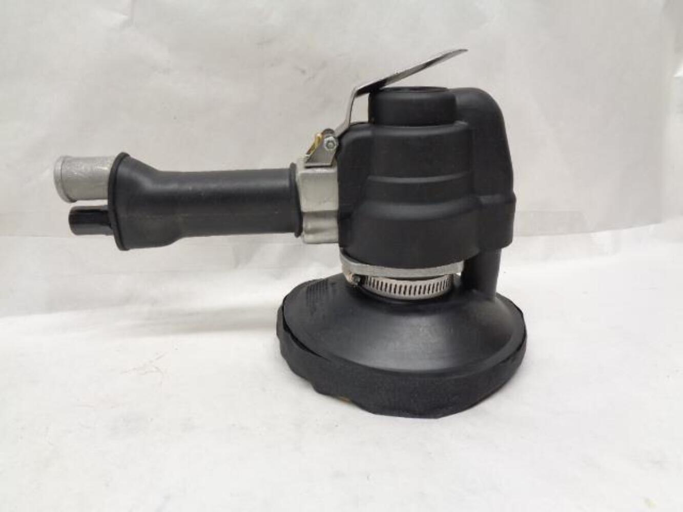 NEW DUSTLESS ORBITAL SANDER WITH DUST BAG (no clip) R27
