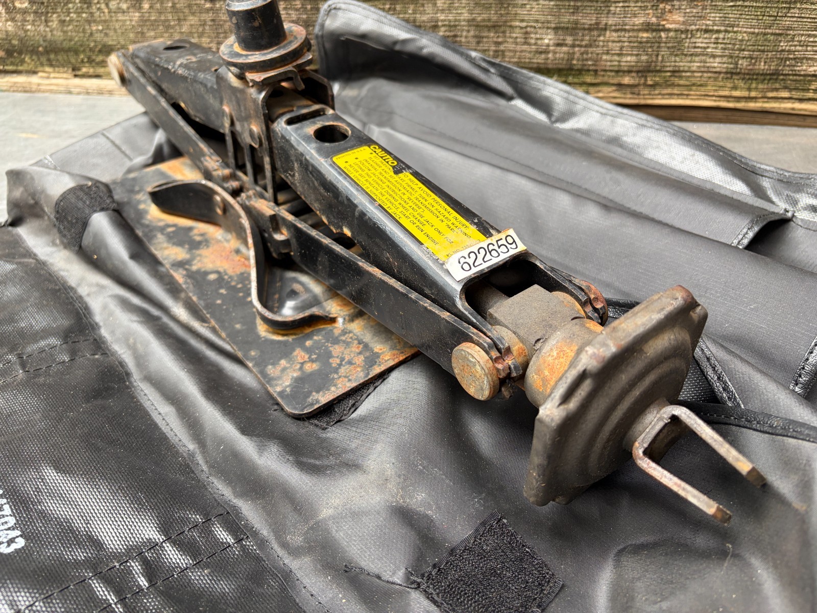 HMMWV M998 SCISSOR JACK LIFT 5939822, 5120-01-375-0070, 57K3228
