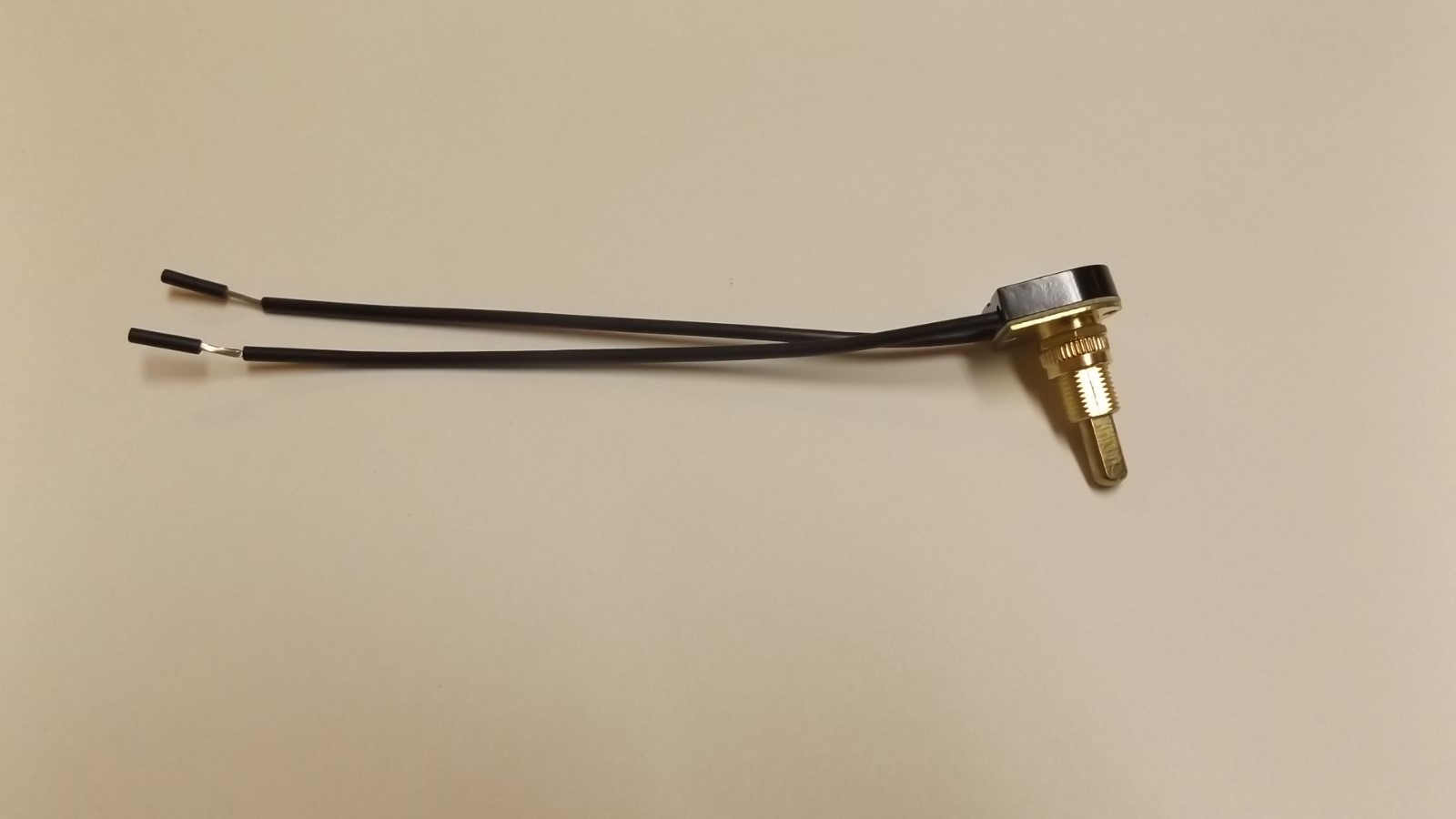 PUSH BUTTON ON-OFF BRASS PLATED CANOPY SWITCH SINGLE POLE 5/8" SHANK NEW 40407JB