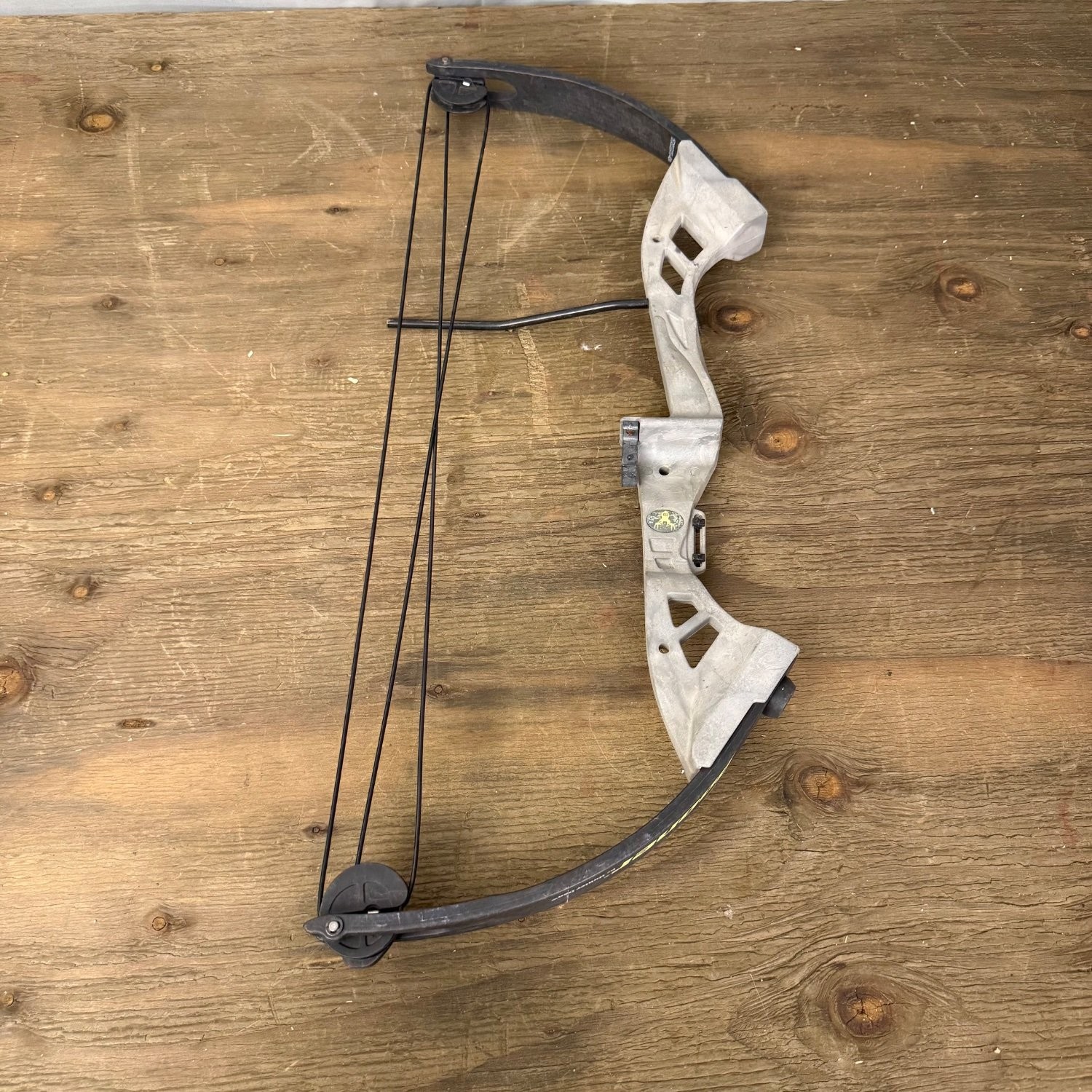 Bear Archery Whitetail II Compound Bow Vintage Hunting Dual Cam Gray Riser