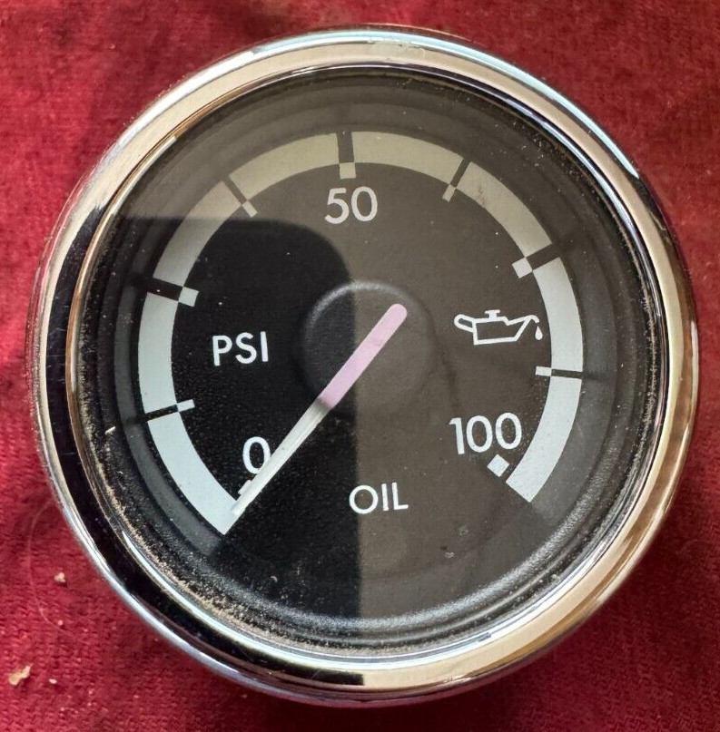 A22-63127-100 Engine Oil Pressure Gauge for Freightliner