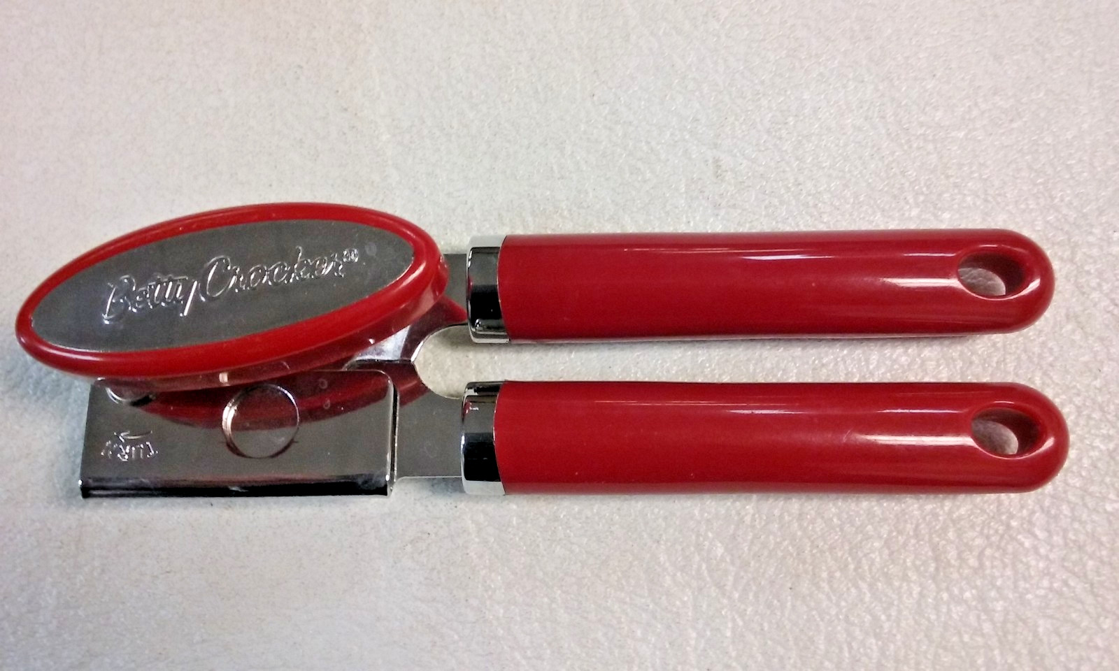 Betty Crocker Red Manual Can Opener Heavy Duty Stainless Steel Blades