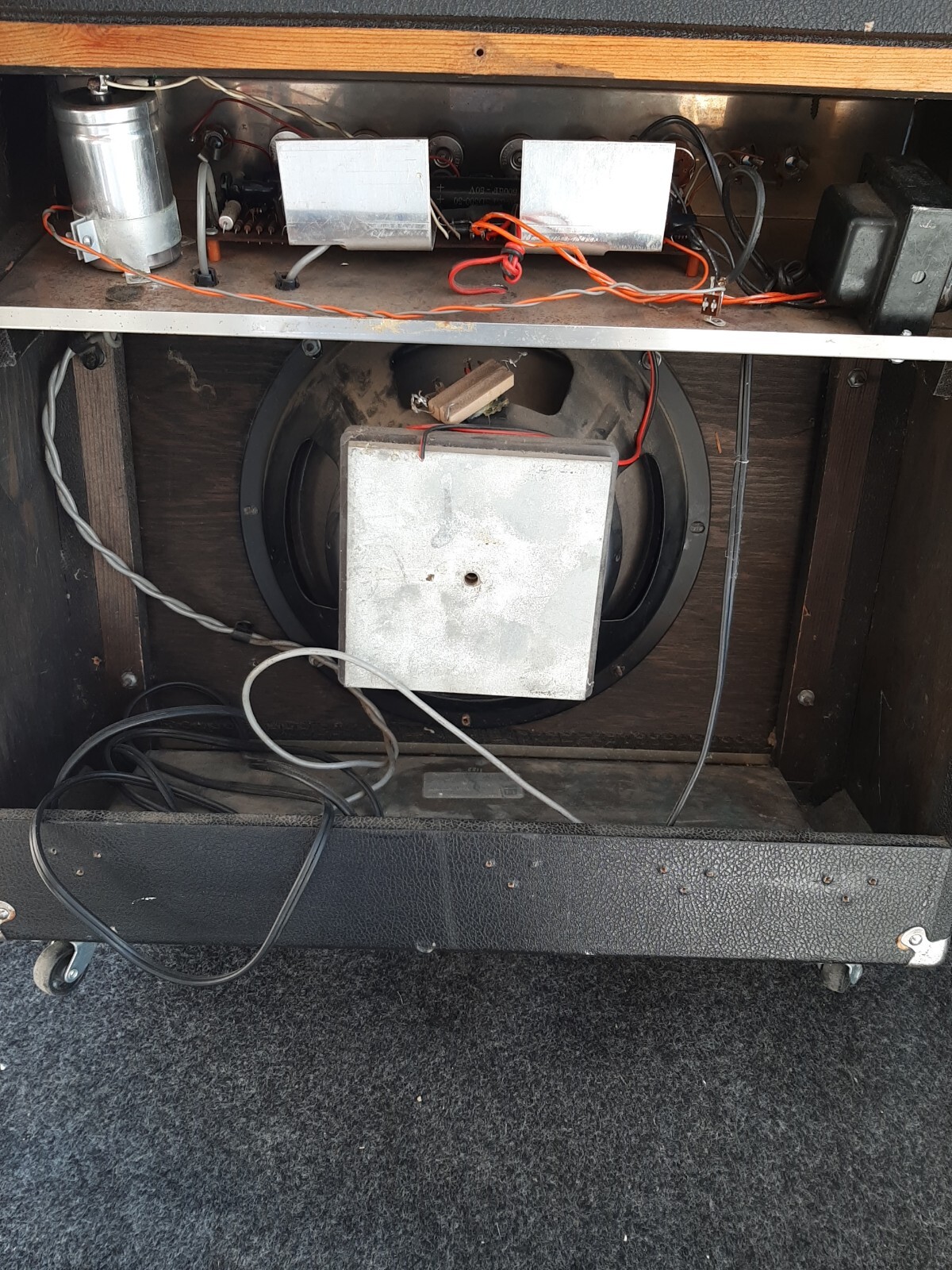Gibson F-30 Guitar Amplifier NEEDS REPAIR