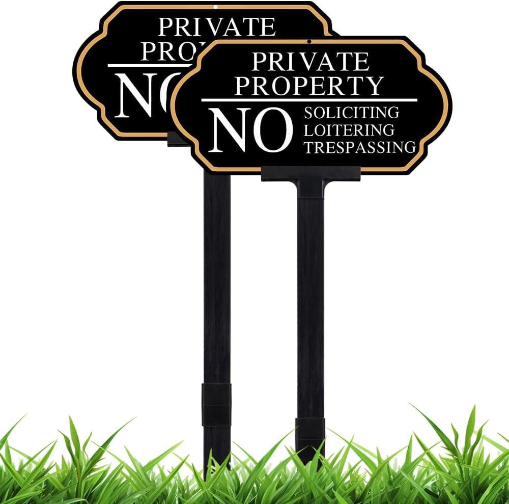 Large private estates are prohibited from displaying courtyard signage.