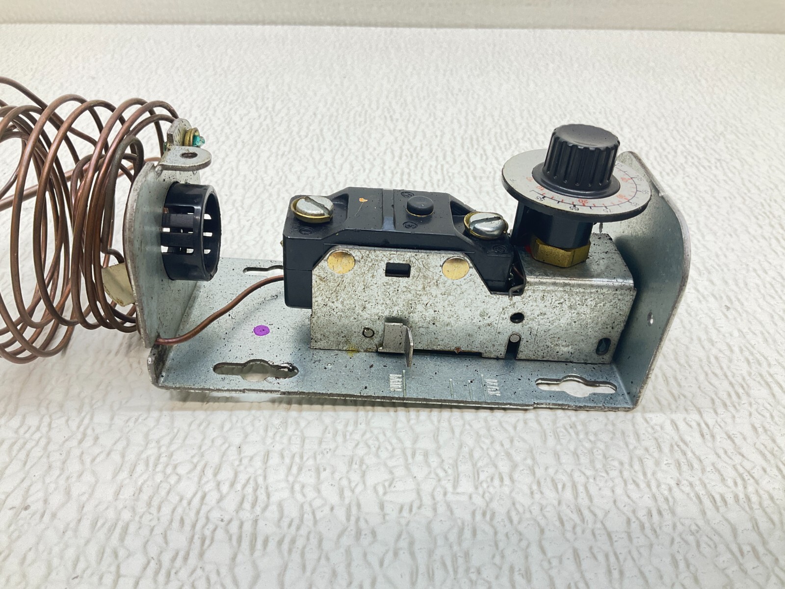 Johnson Controls A19ABA-49 Temperature Controller A19ABA49 (TSC)