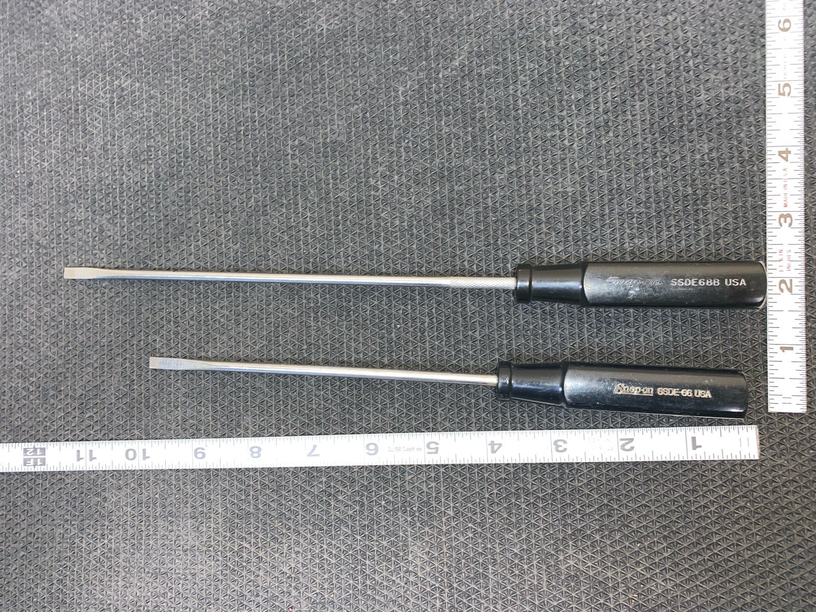 2 sizes vintage Snap On electronics screwdrivers   SSDE68B (11") and SSDE66 (9")