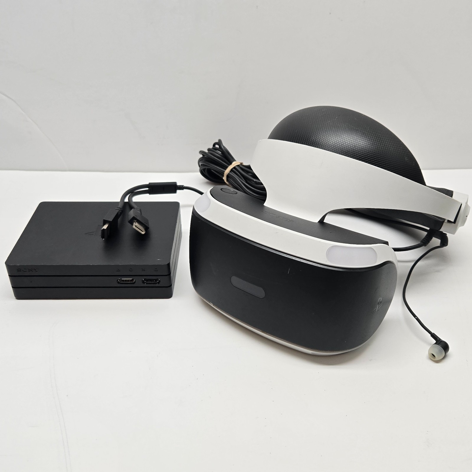 Playstation VR Headset & PS4 Processor Unit CUH-ZVR2 Virtual Reality Gaming Accs
