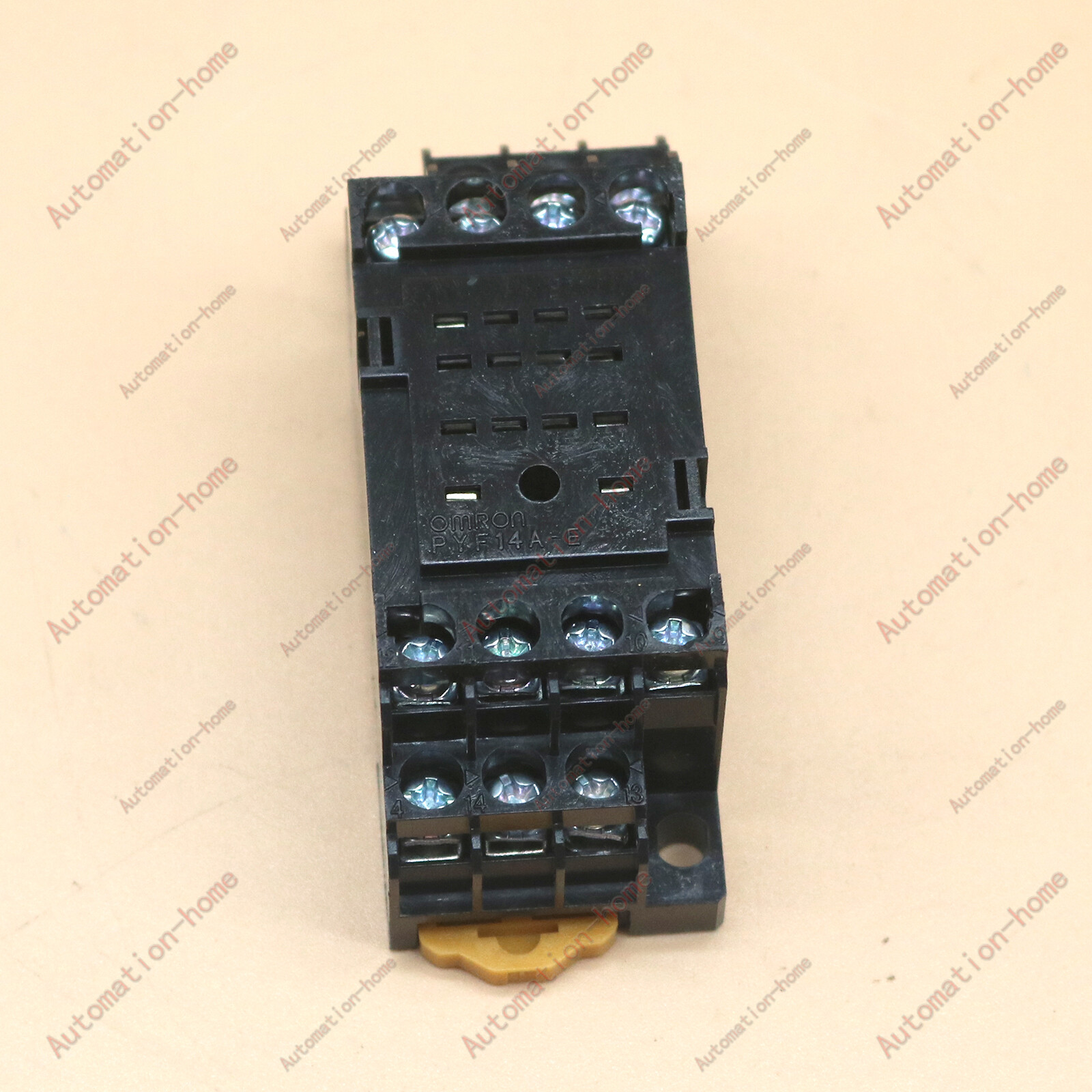 One New For Omorn 2-M4X10 PYF14A-E relay sockets spot stocks