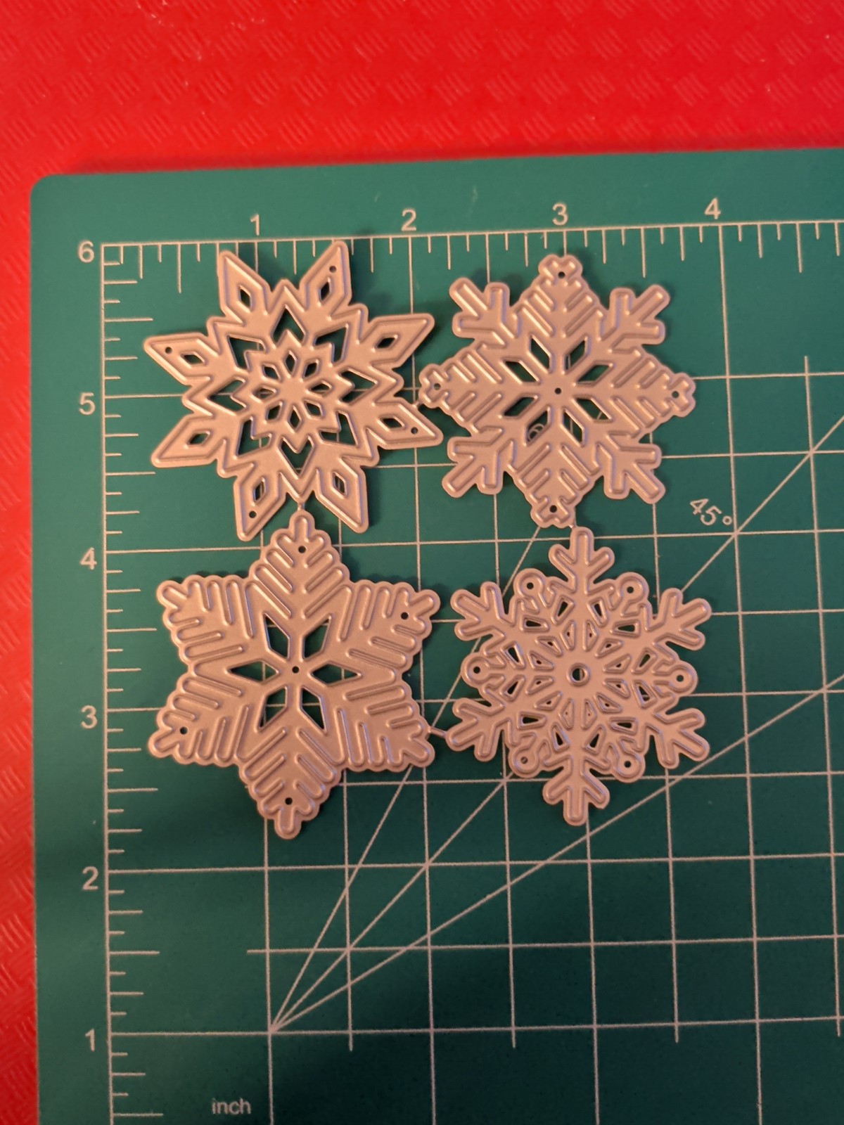 Universal Thin Metal Die Cut Tool Christmas Ornament Tag Snowflake Winter Ski