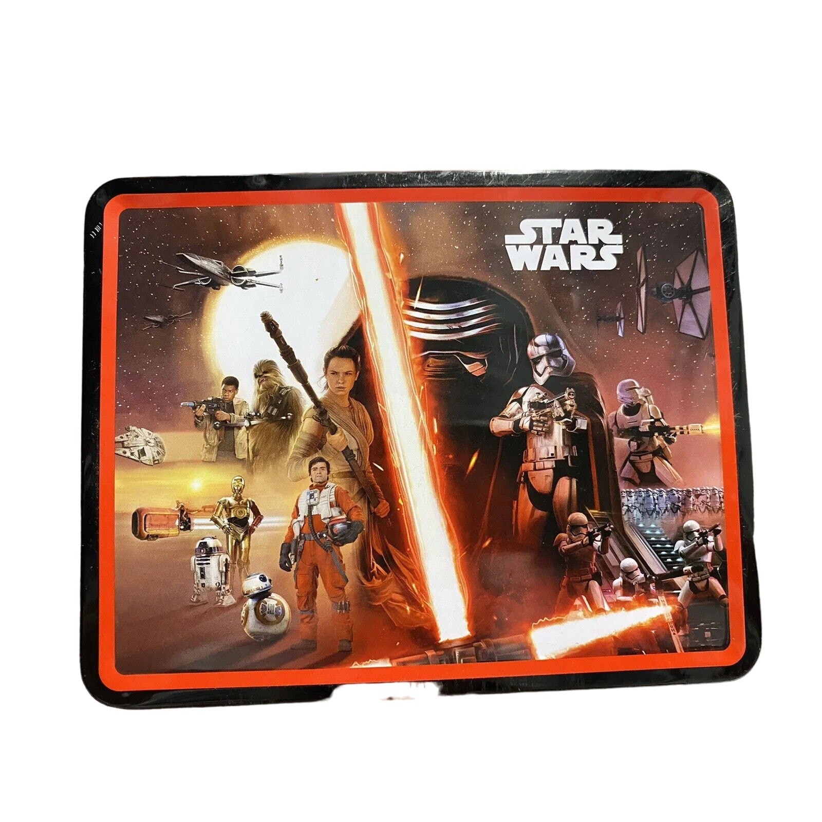 “The Force Awakens” Star Wars lunchbox. very good, 2015 production