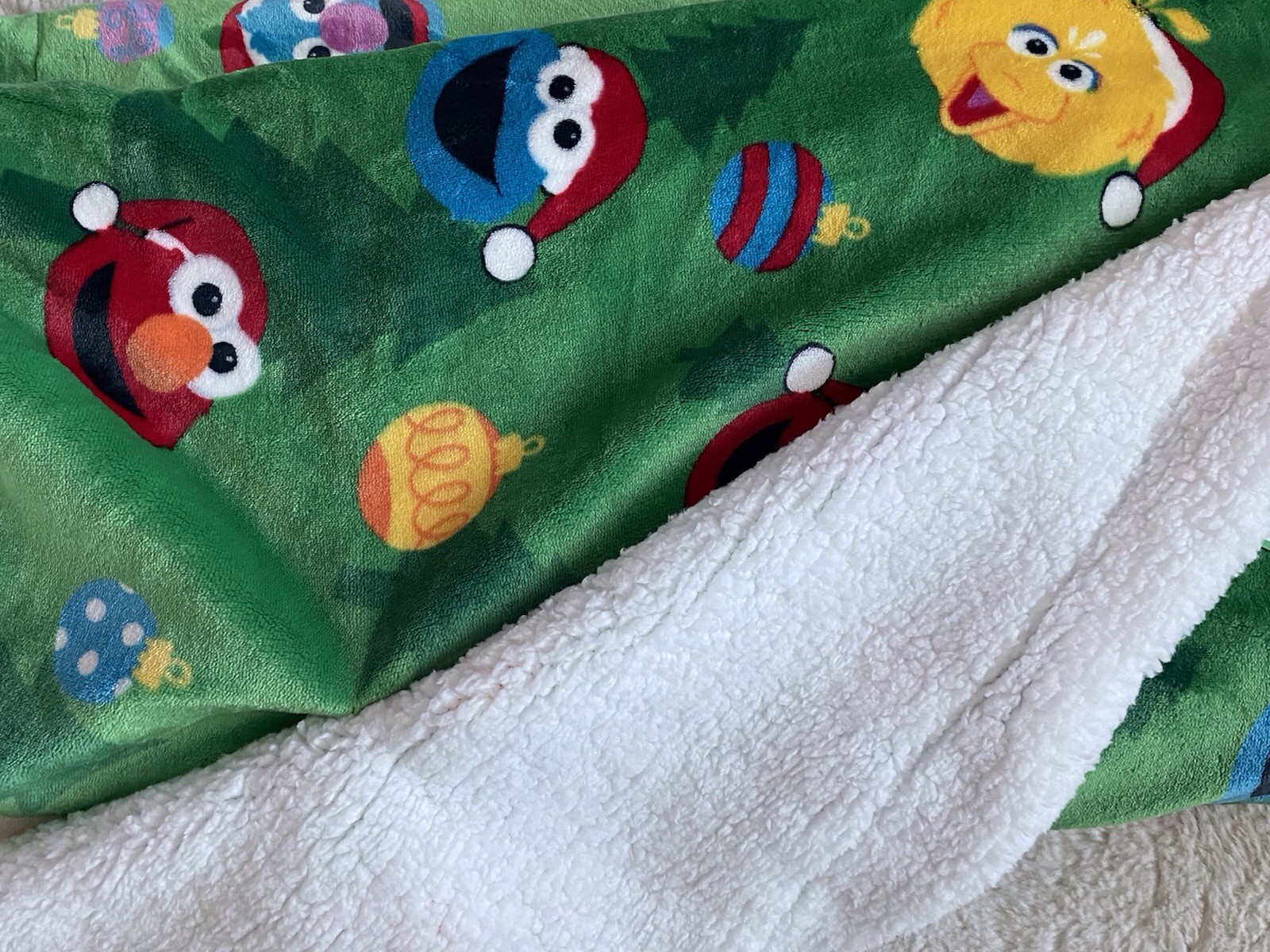 Sesame Street Christmas W/Sherpa Throw Blanket Elmo Cookie Monster Big Bird NEW