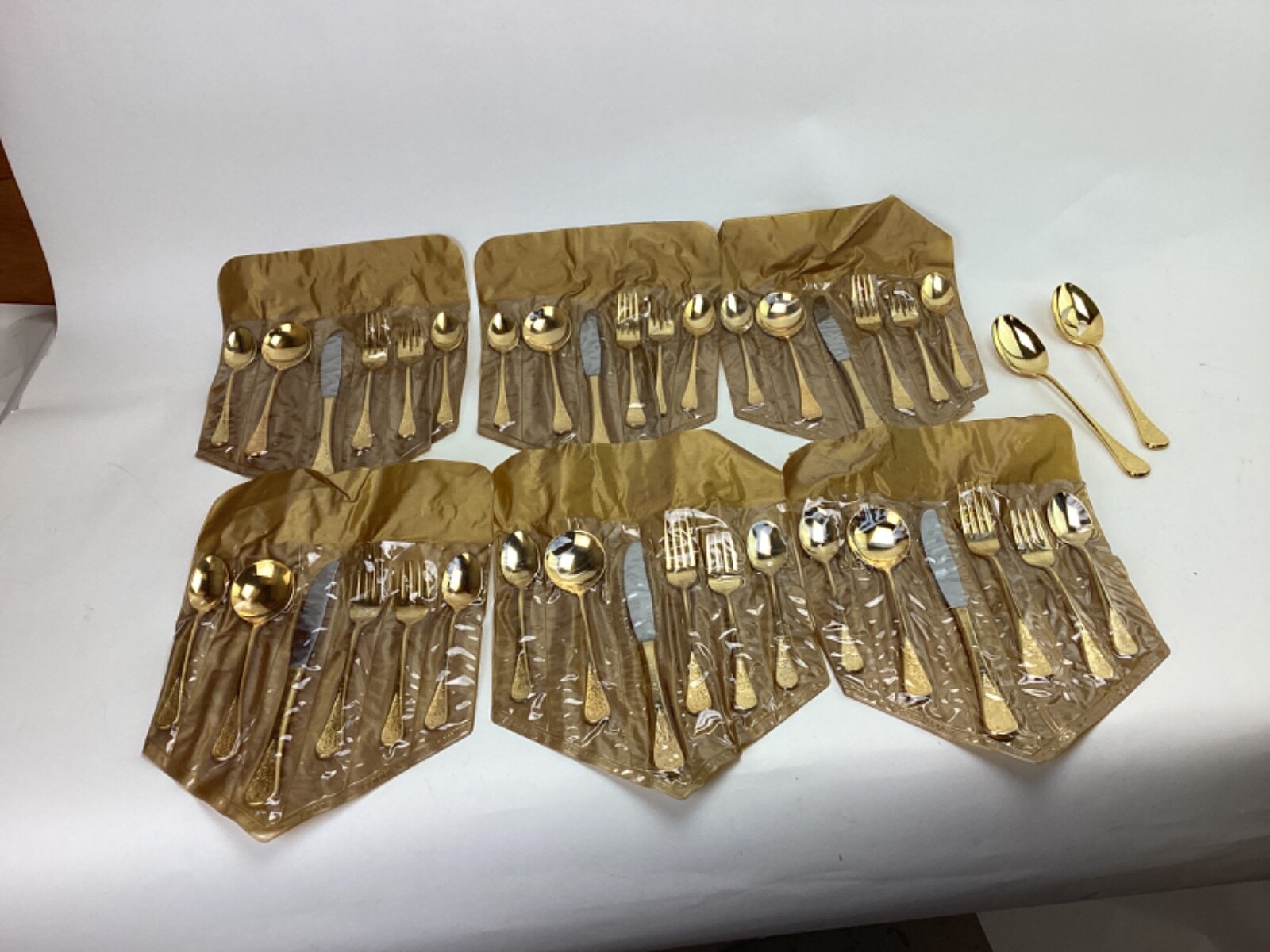 Viners of Sheffield VS10 Gold Electroplate Scroll Flatware Set 6 place settings+