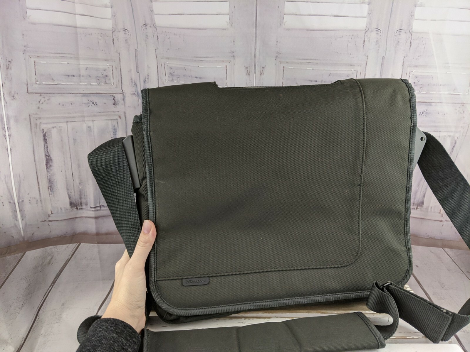 Targus Messenger Bag for Dell Computer Laptop Gray