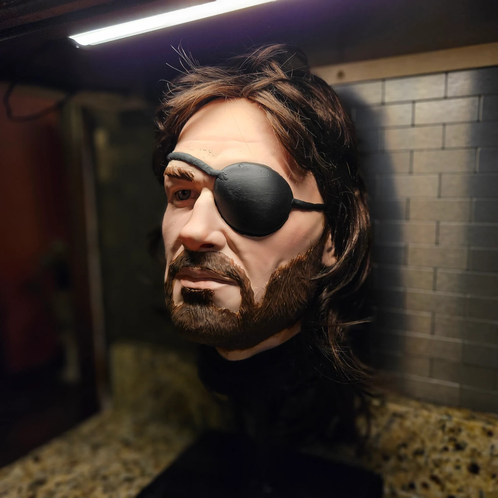 Snake Escape from new york kurt russel bust
